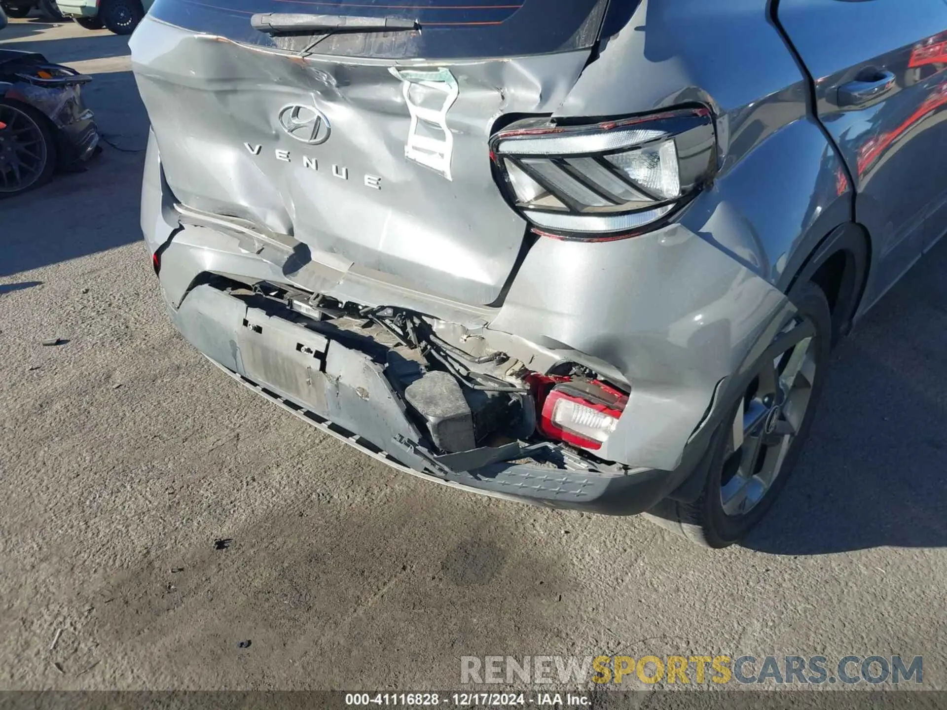 6 Photograph of a damaged car KMHRC8A37MU070773 HYUNDAI VENUE 2021