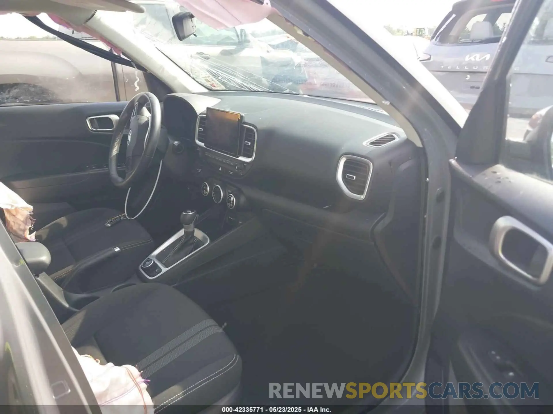 5 Photograph of a damaged car KMHRC8A37MU104291 HYUNDAI VENUE 2021