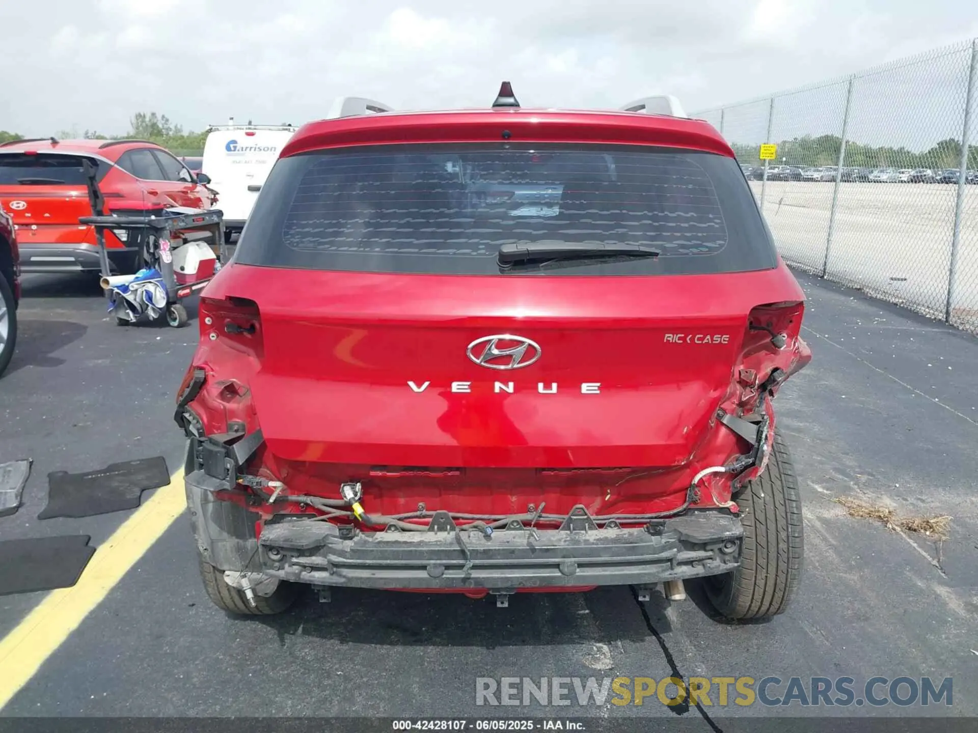 16 Photograph of a damaged car KMHRC8A38MU070653 HYUNDAI VENUE 2021