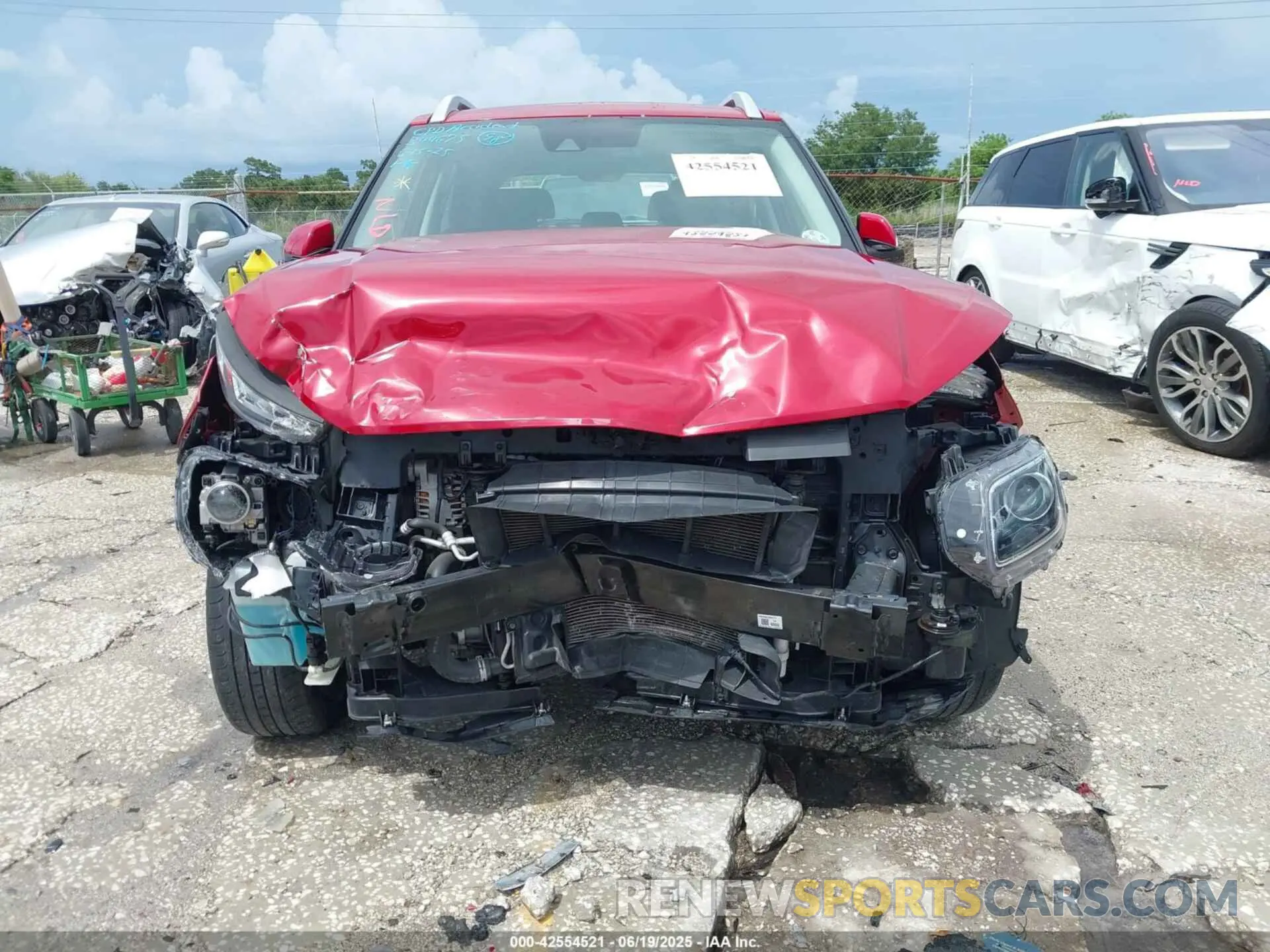 12 Photograph of a damaged car KMHRC8A38MU118927 HYUNDAI VENUE 2021