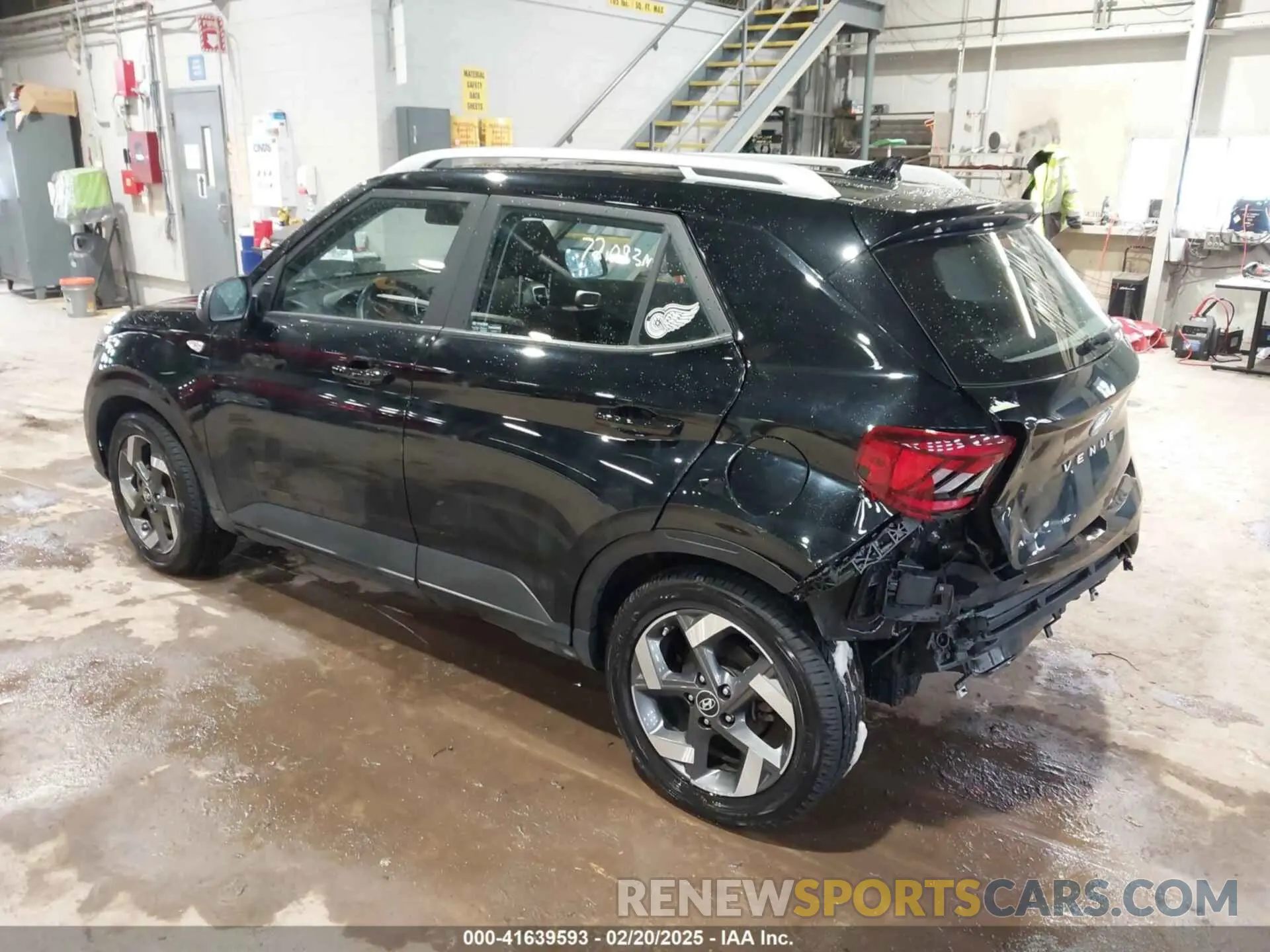 3 Photograph of a damaged car KMHRC8A39MU086649 HYUNDAI VENUE 2021