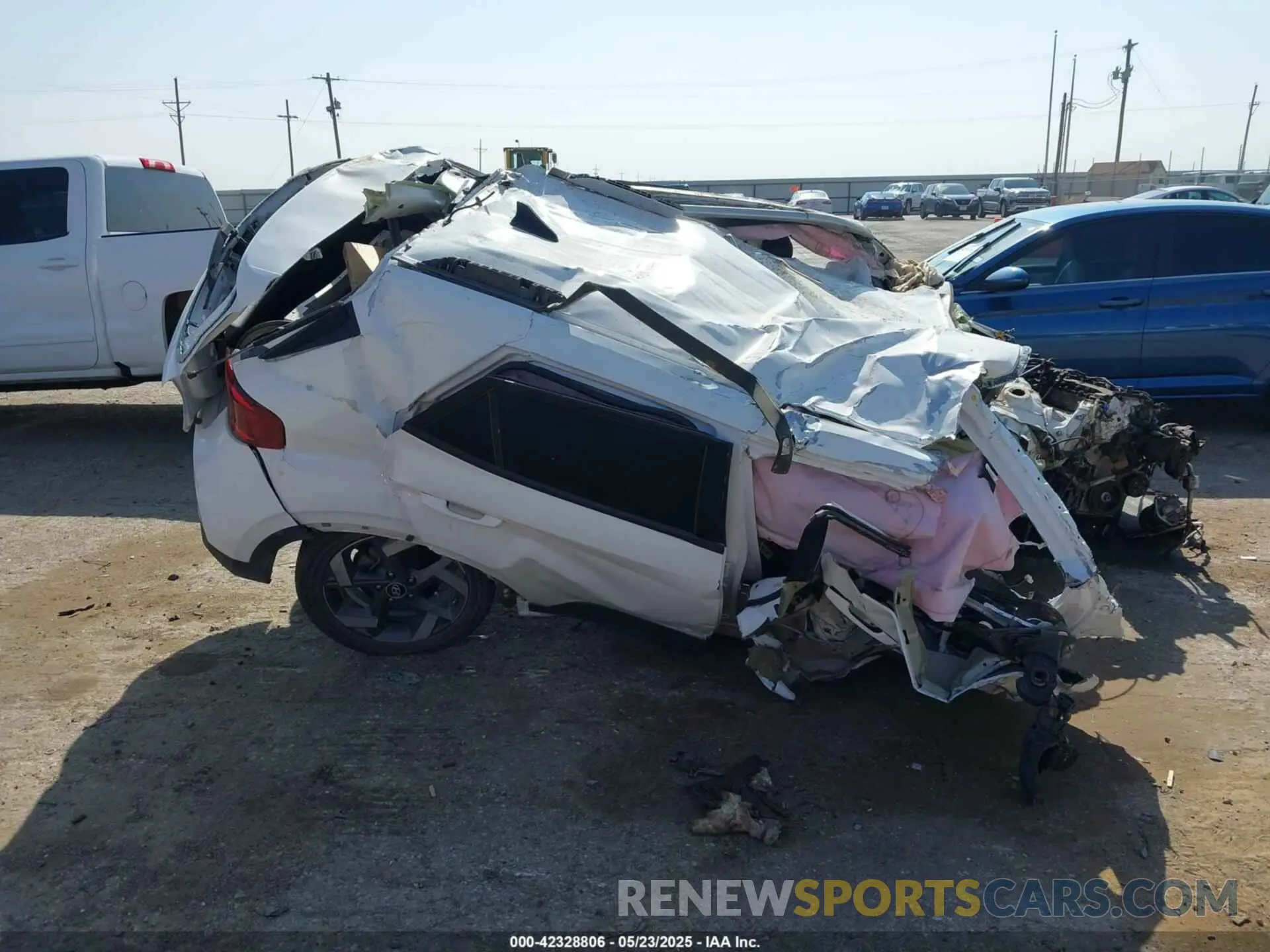 12 Photograph of a damaged car KMHRC8A39MU126972 HYUNDAI VENUE 2021