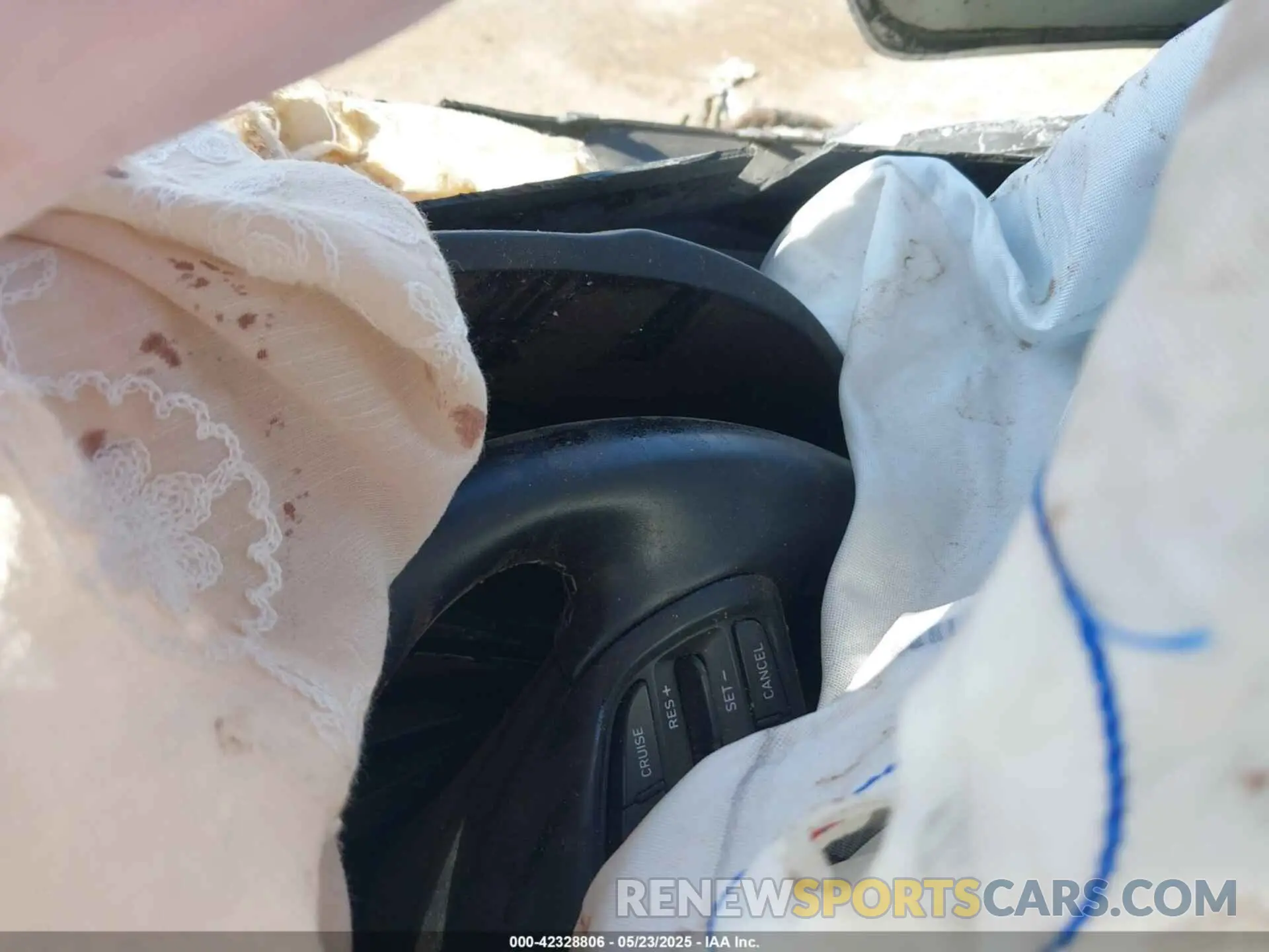 14 Photograph of a damaged car KMHRC8A39MU126972 HYUNDAI VENUE 2021