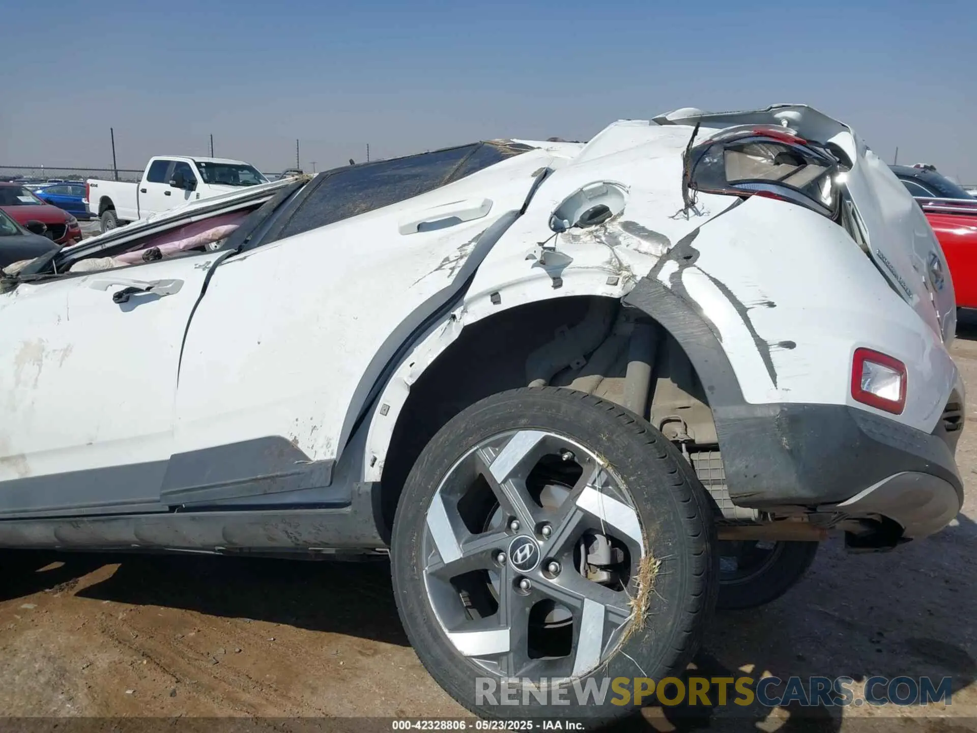 3 Photograph of a damaged car KMHRC8A39MU126972 HYUNDAI VENUE 2021