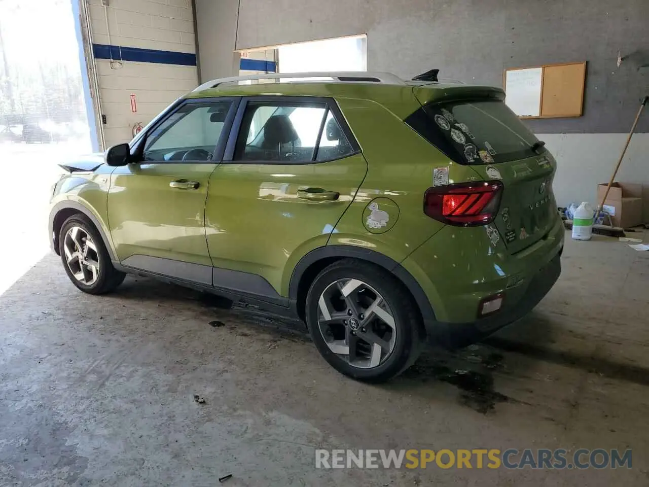 2 Photograph of a damaged car KMHRC8A3XMU112868 HYUNDAI VENUE 2021