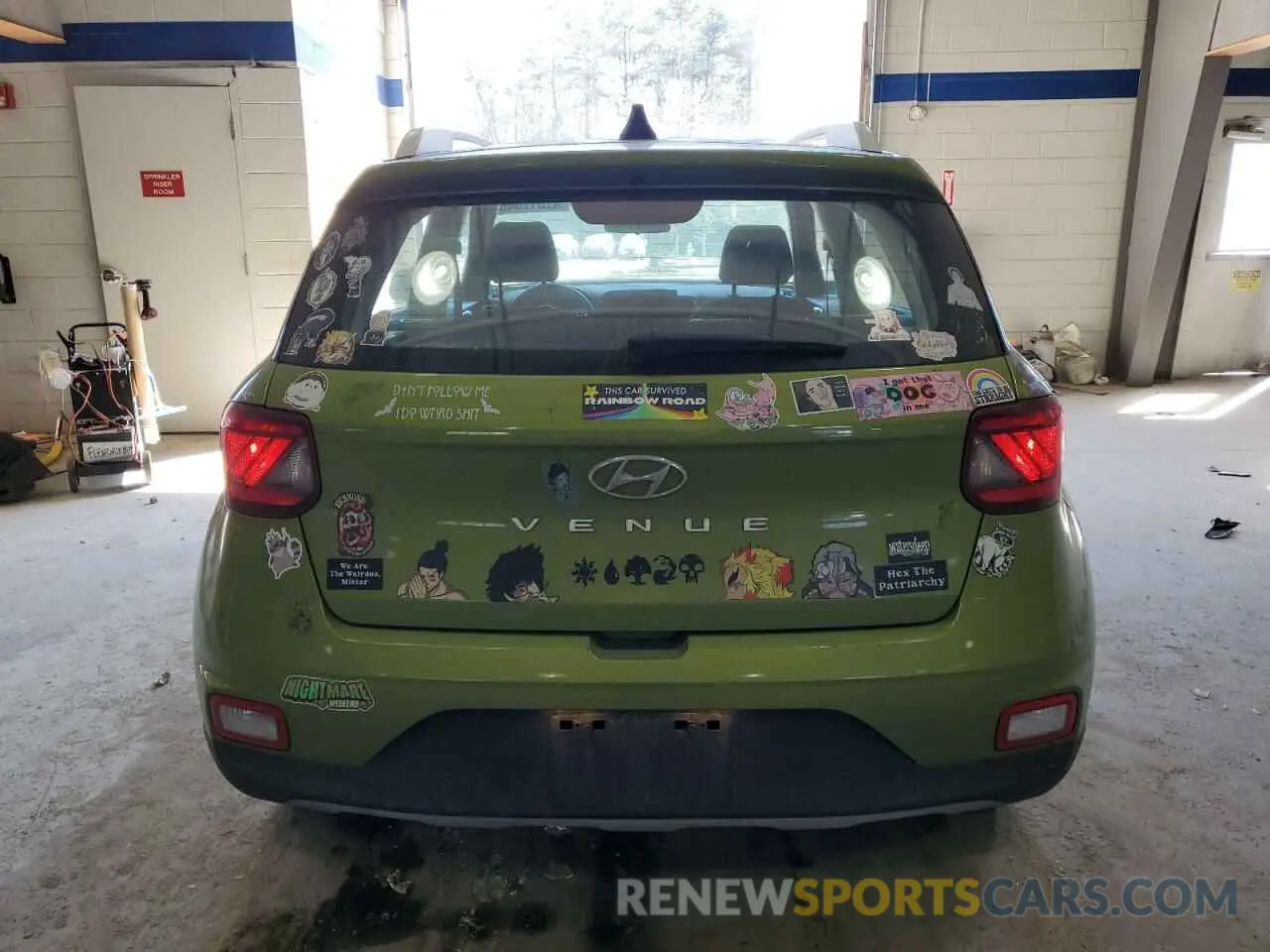 6 Photograph of a damaged car KMHRC8A3XMU112868 HYUNDAI VENUE 2021