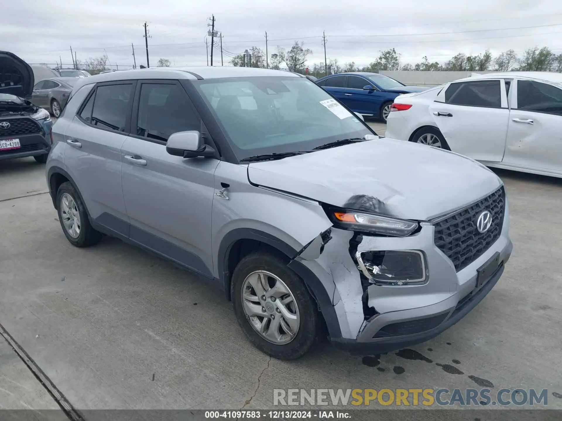 1 Photograph of a damaged car KMHRB8A30NU201823 HYUNDAI VENUE 2022