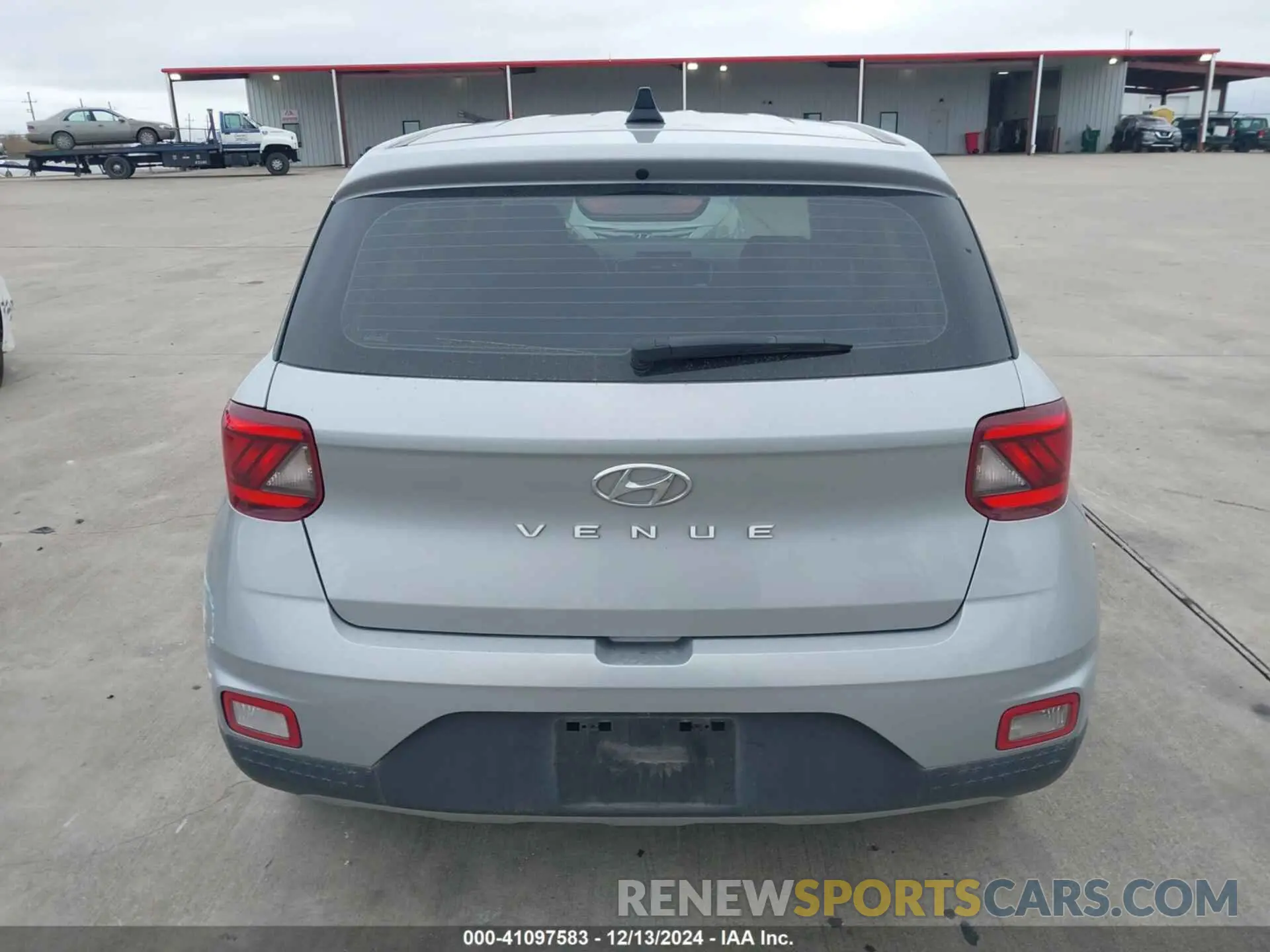 16 Photograph of a damaged car KMHRB8A30NU201823 HYUNDAI VENUE 2022