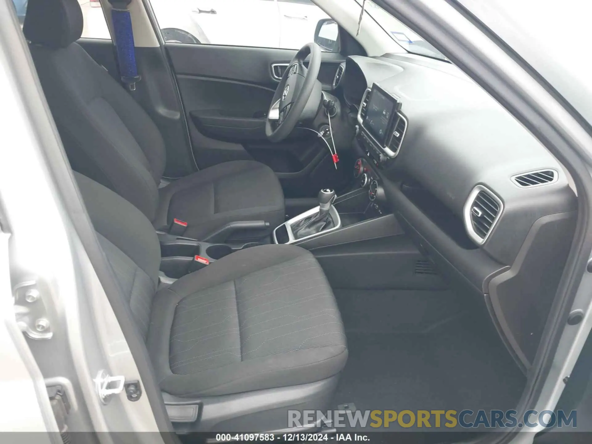 5 Photograph of a damaged car KMHRB8A30NU201823 HYUNDAI VENUE 2022
