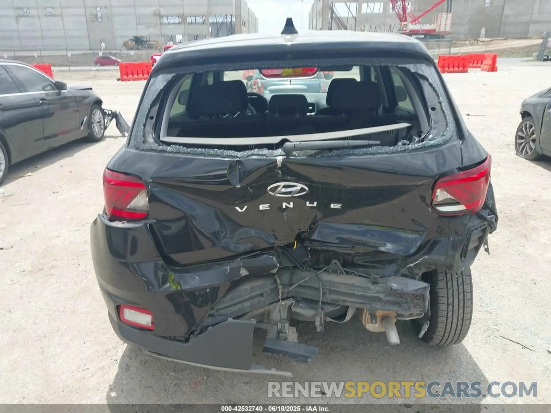 16 Photograph of a damaged car KMHRB8A31NU160599 HYUNDAI VENUE 2022