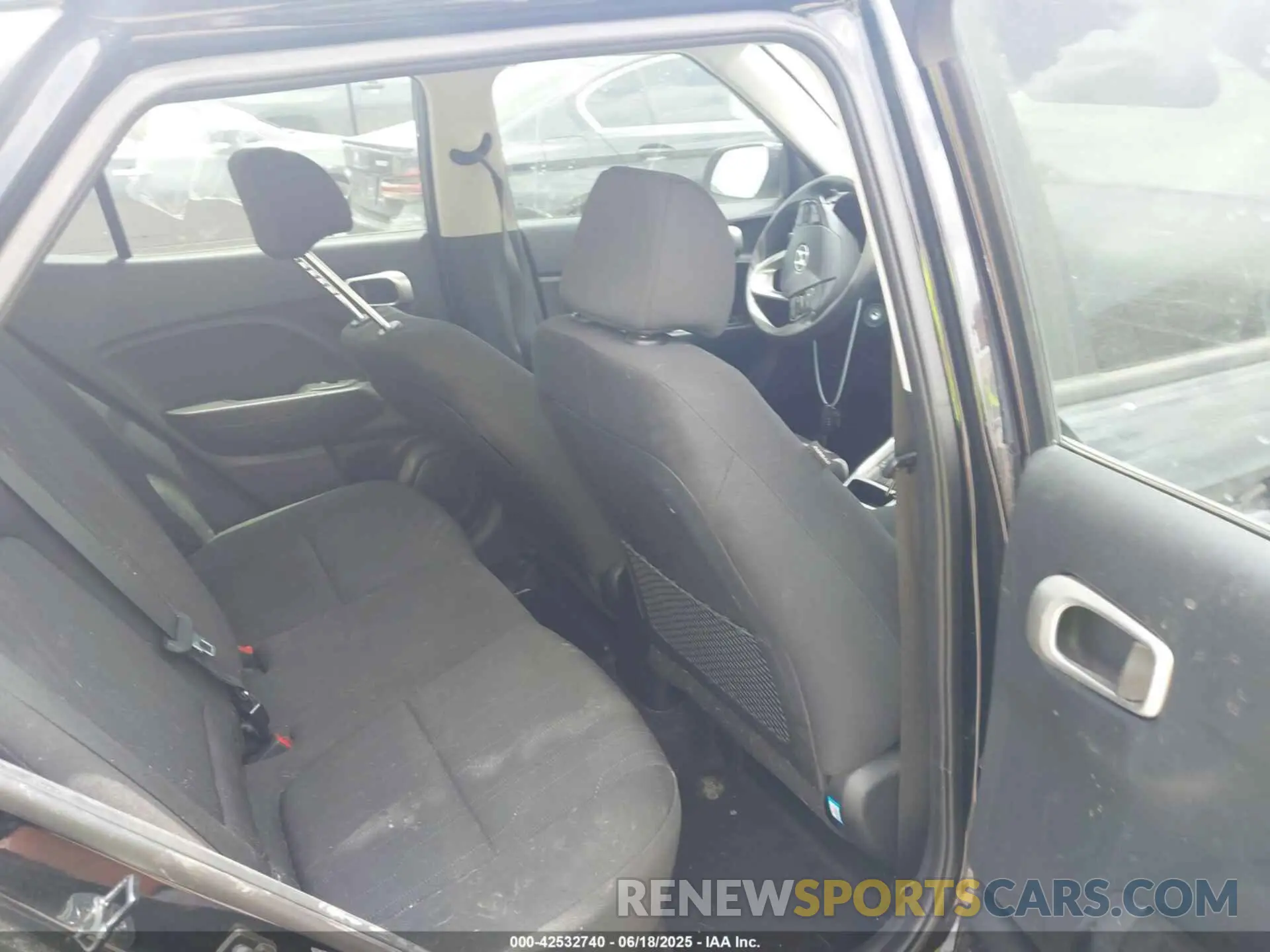 8 Photograph of a damaged car KMHRB8A31NU160599 HYUNDAI VENUE 2022