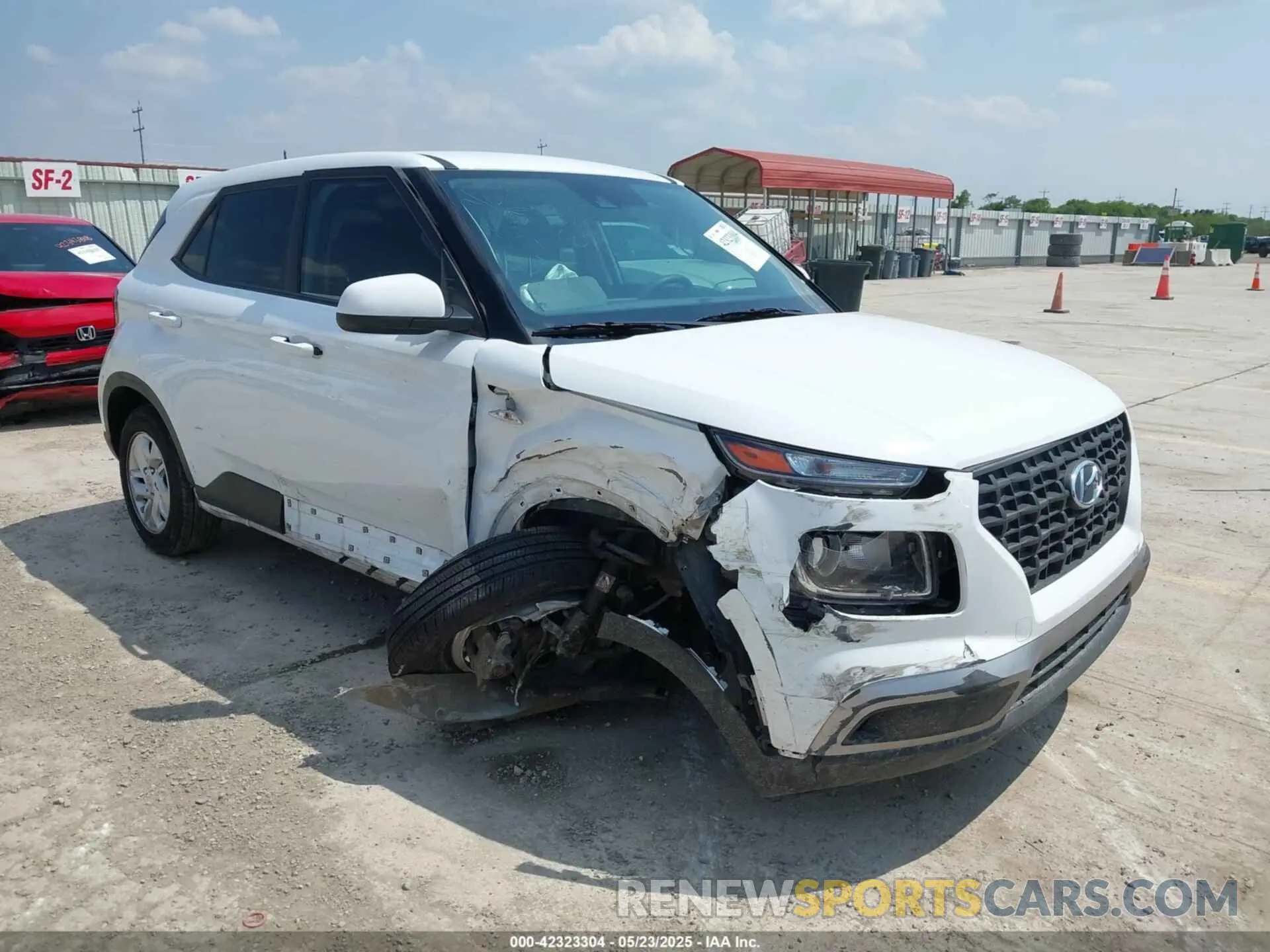 1 Photograph of a damaged car KMHRB8A32NU153287 HYUNDAI VENUE 2022