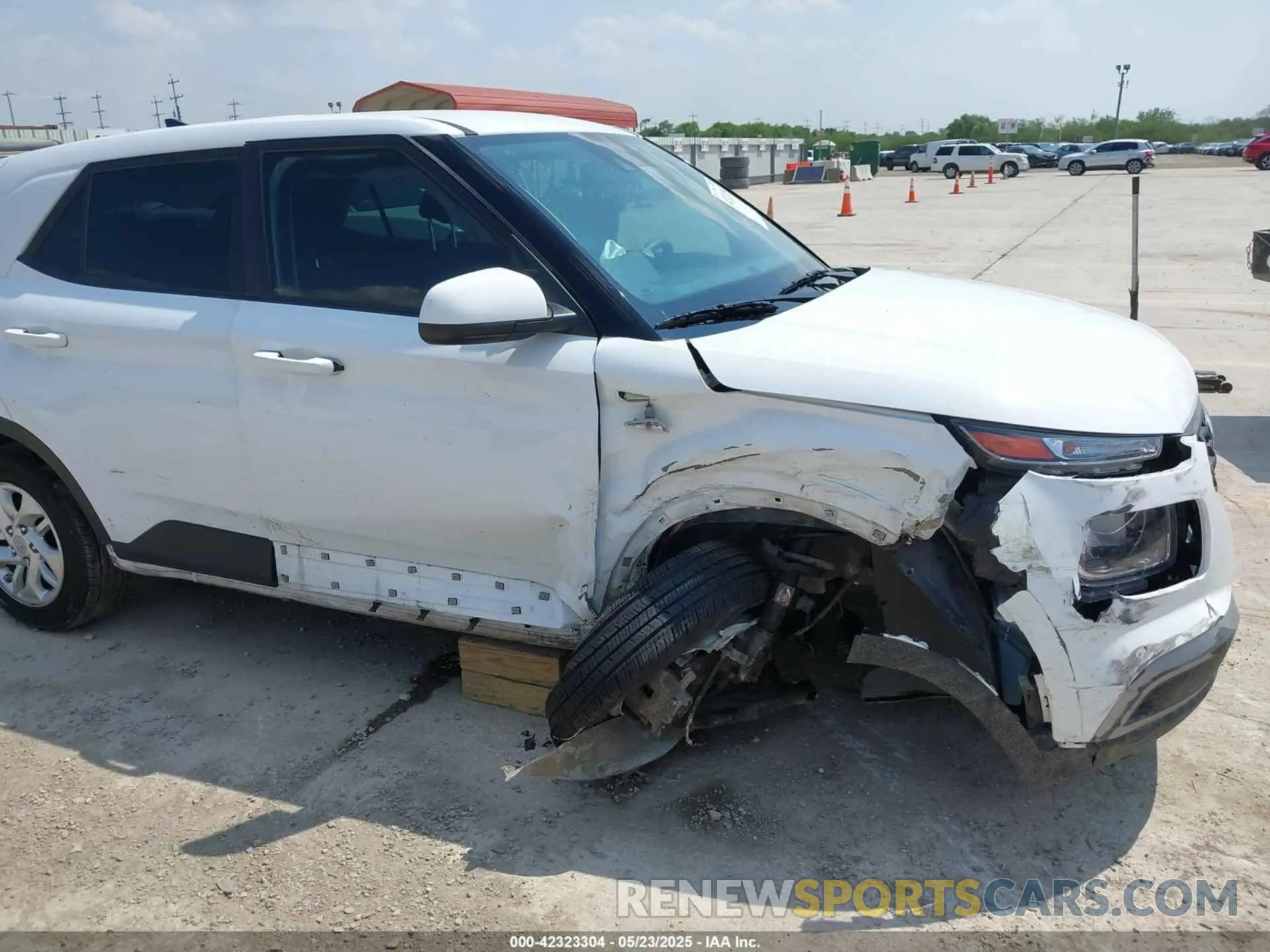 6 Photograph of a damaged car KMHRB8A32NU153287 HYUNDAI VENUE 2022