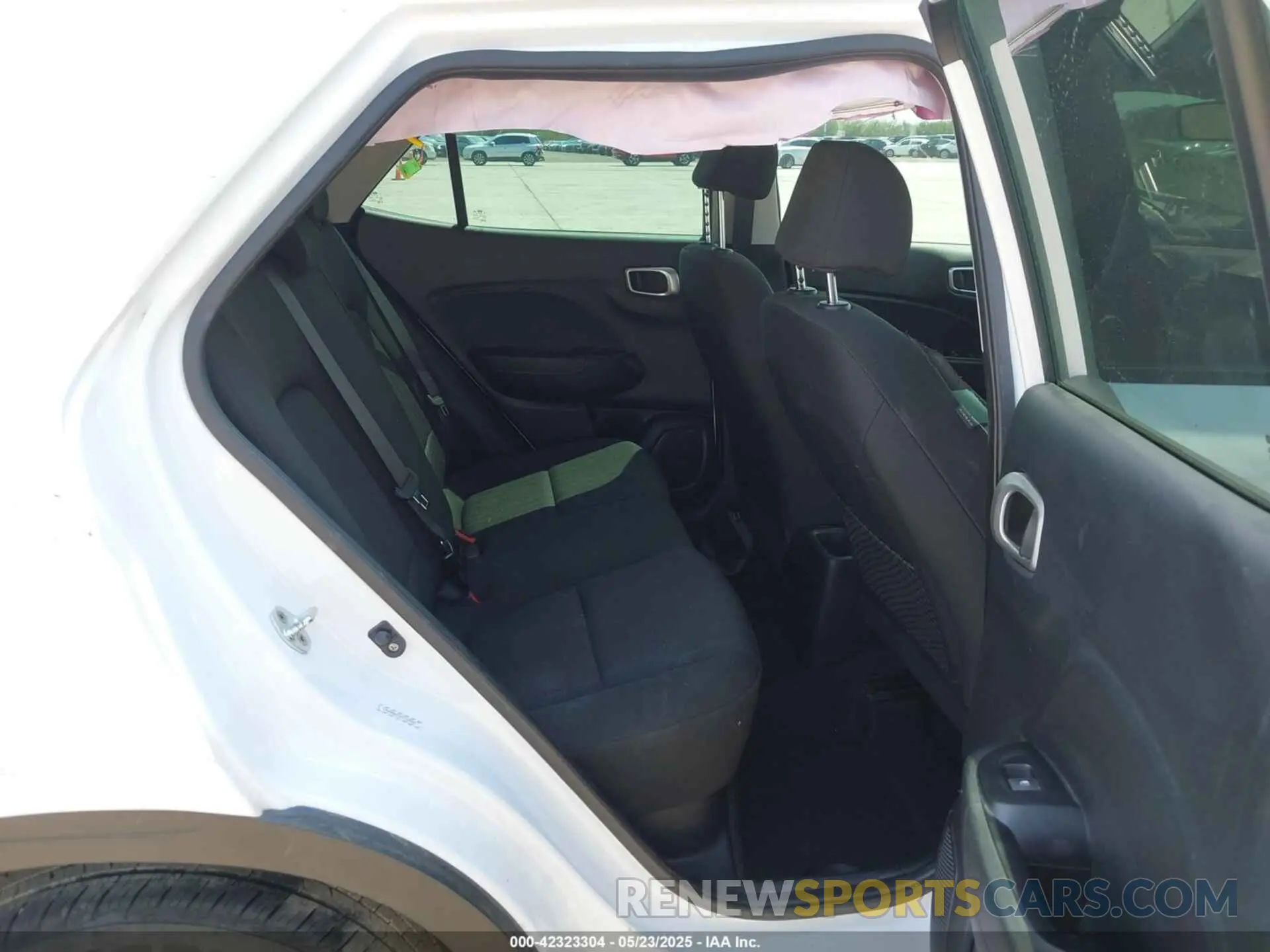 8 Photograph of a damaged car KMHRB8A32NU153287 HYUNDAI VENUE 2022