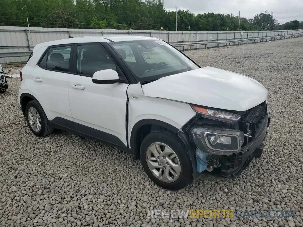 4 Photograph of a damaged car KMHRB8A35NU197557 HYUNDAI VENUE 2022
