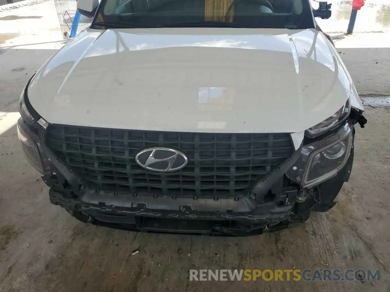 12 Photograph of a damaged car KMHRB8A35NU199793 HYUNDAI VENUE 2022