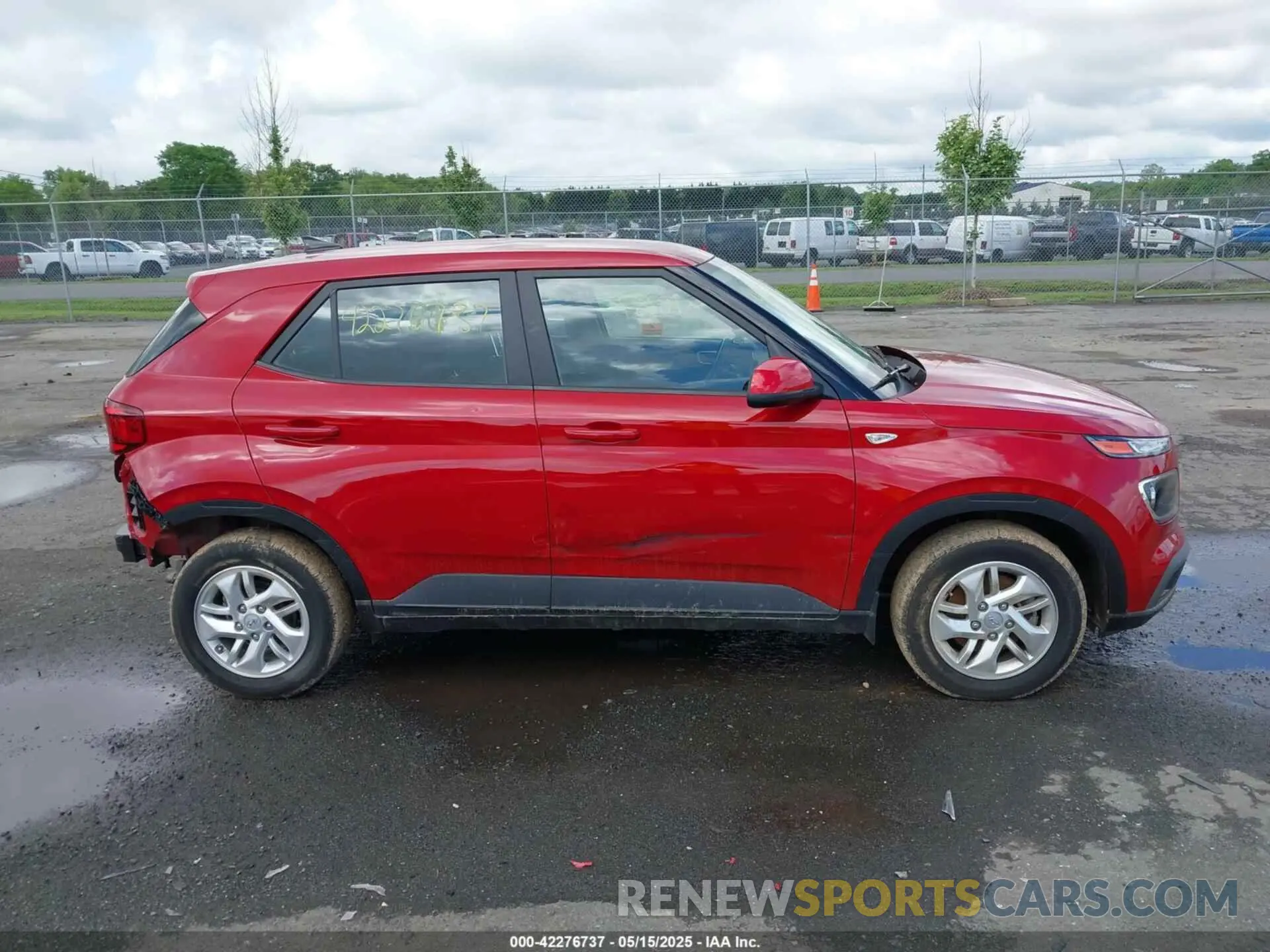 14 Photograph of a damaged car KMHRB8A36NU147685 HYUNDAI VENUE 2022