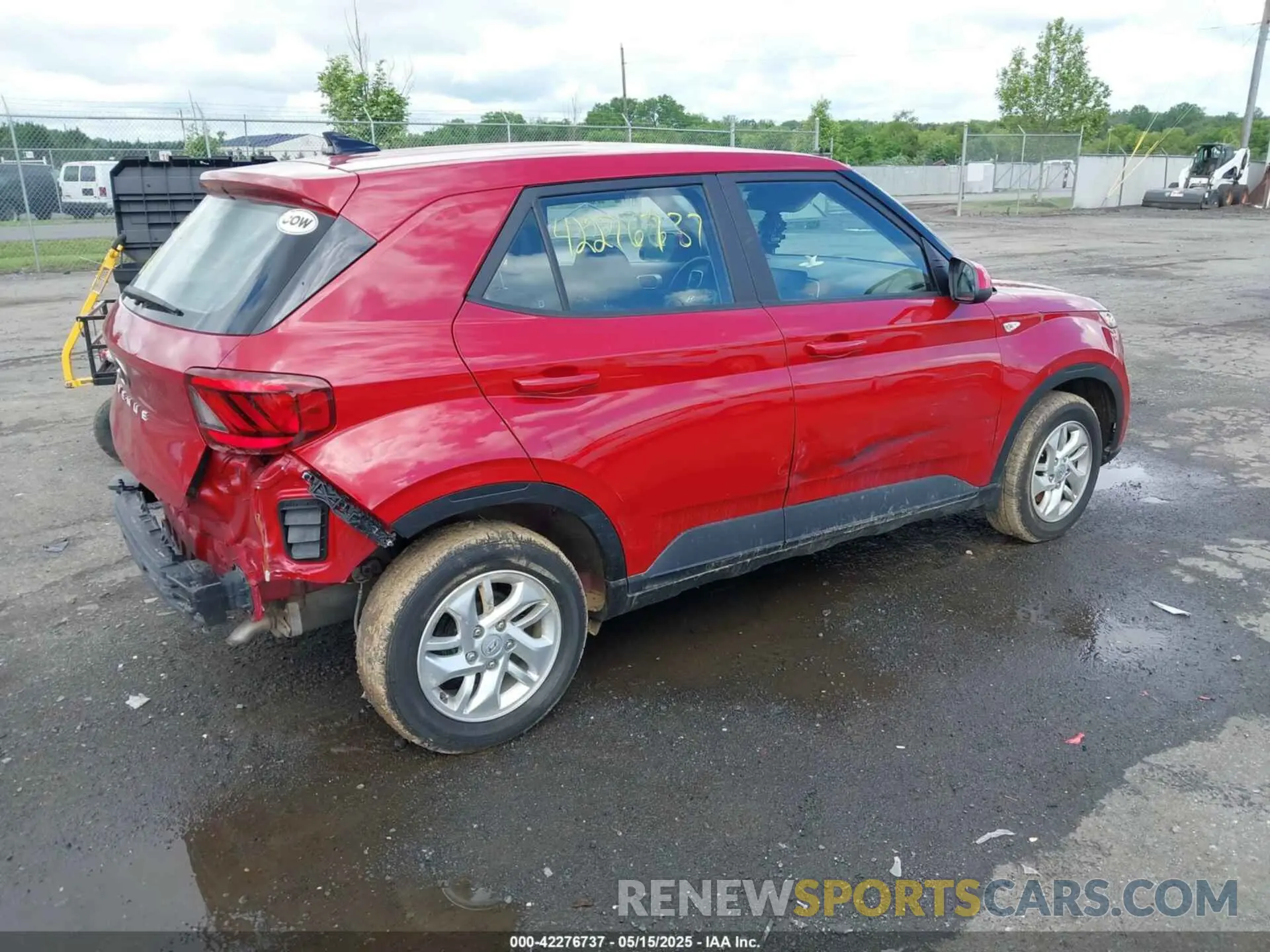 4 Photograph of a damaged car KMHRB8A36NU147685 HYUNDAI VENUE 2022
