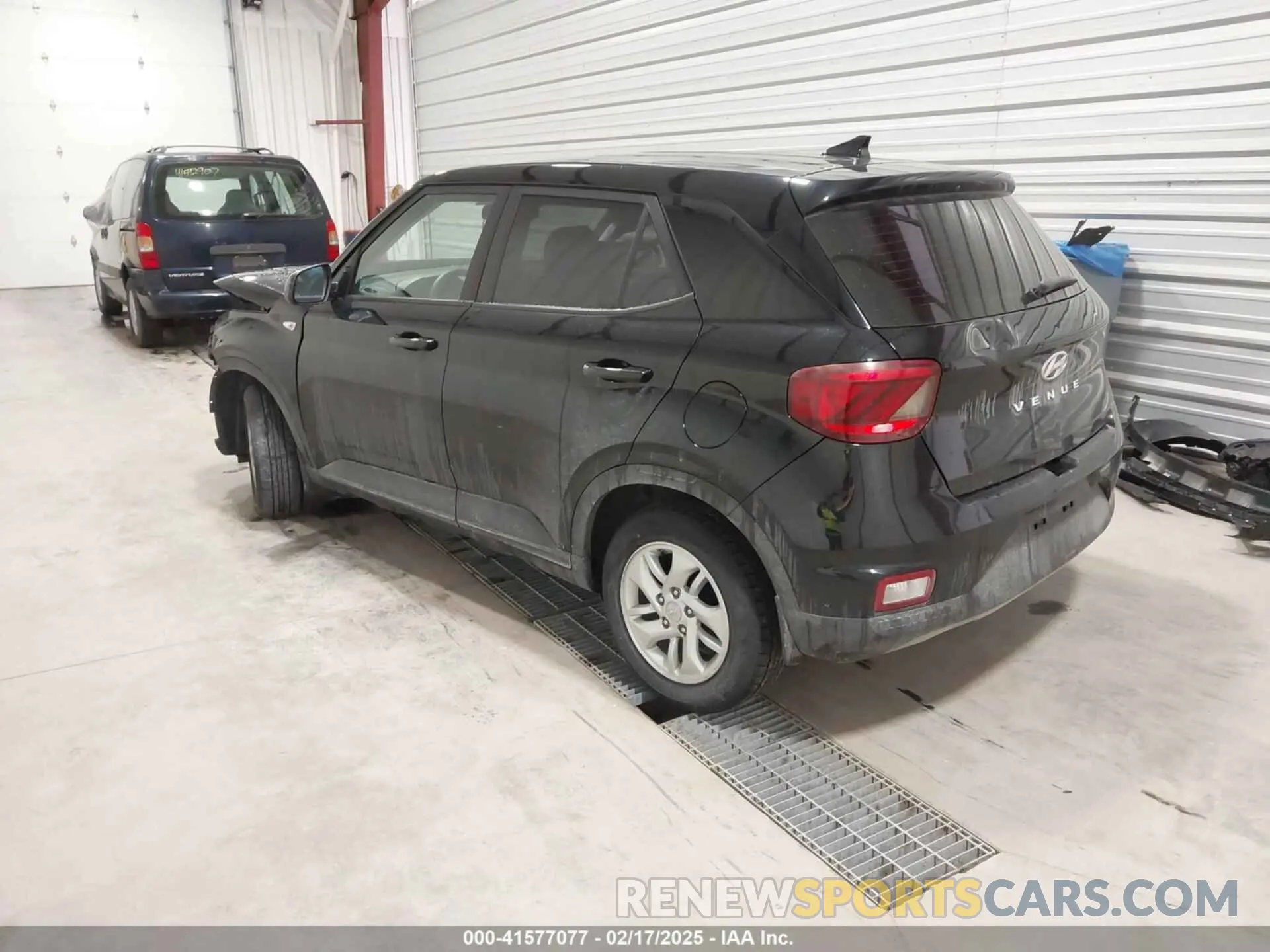 3 Photograph of a damaged car KMHRB8A36NU164230 HYUNDAI VENUE 2022