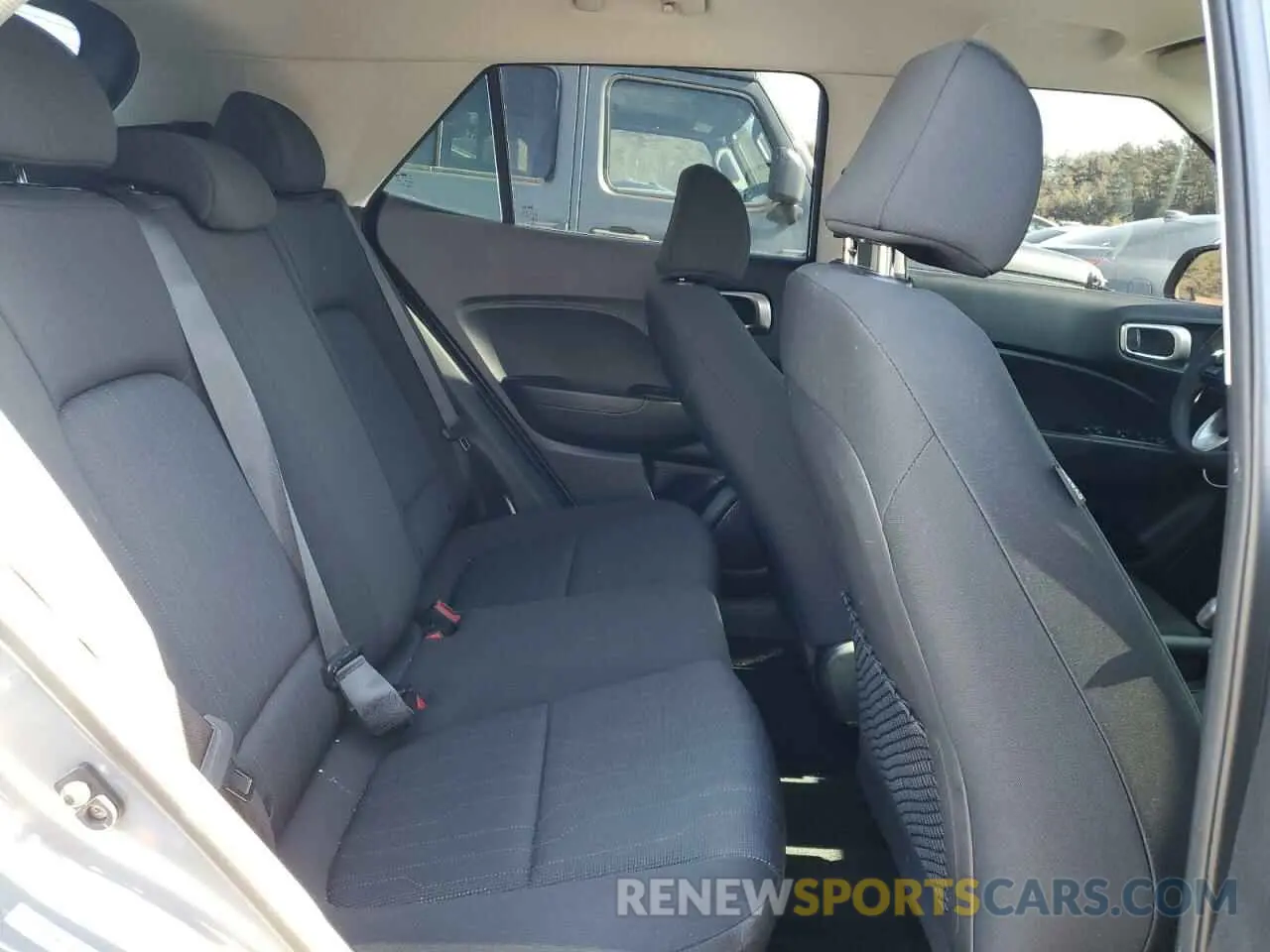 11 Photograph of a damaged car KMHRB8A37NU134539 HYUNDAI VENUE 2022