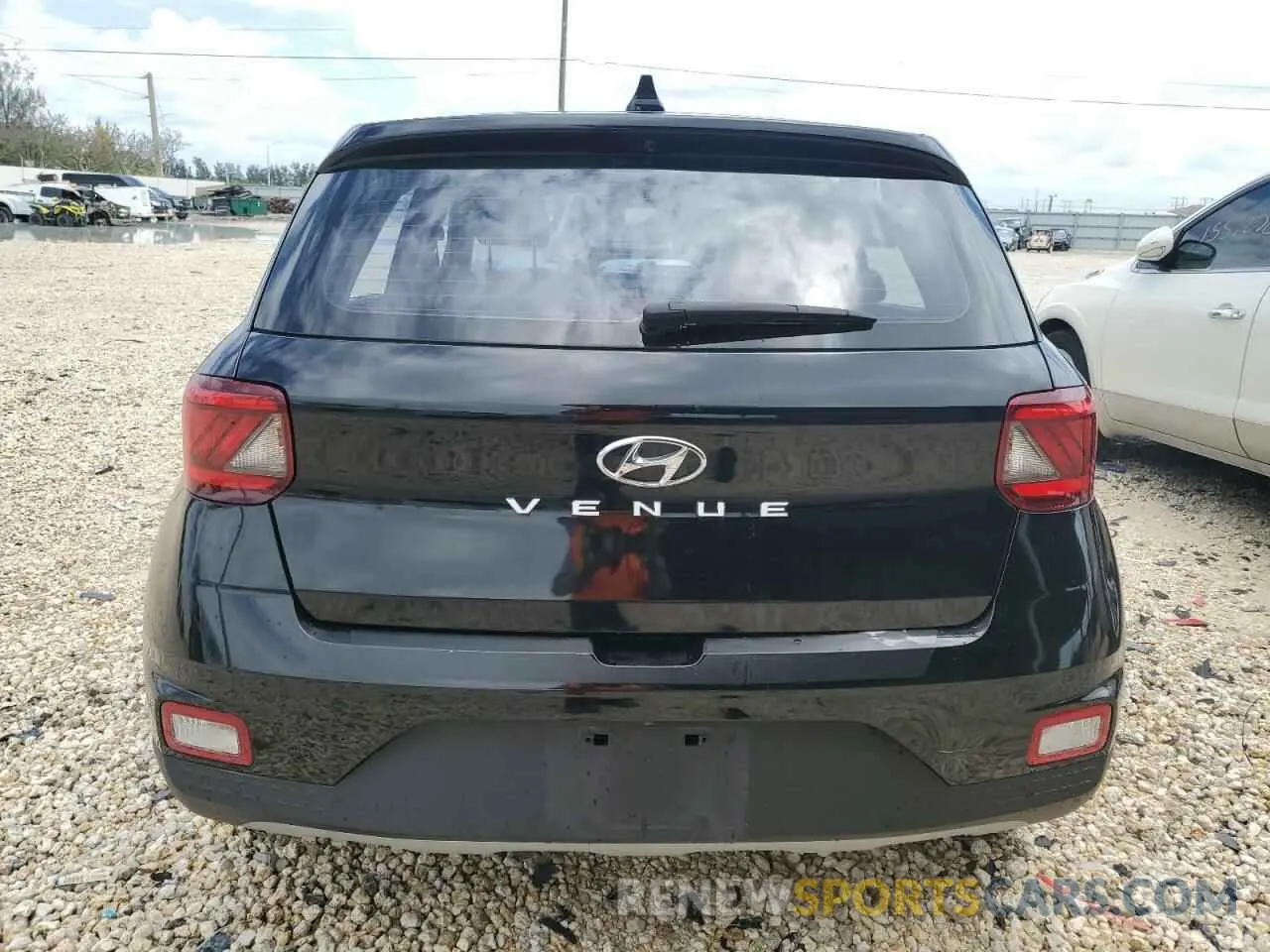 6 Photograph of a damaged car KMHRB8A37NU154144 HYUNDAI VENUE 2022