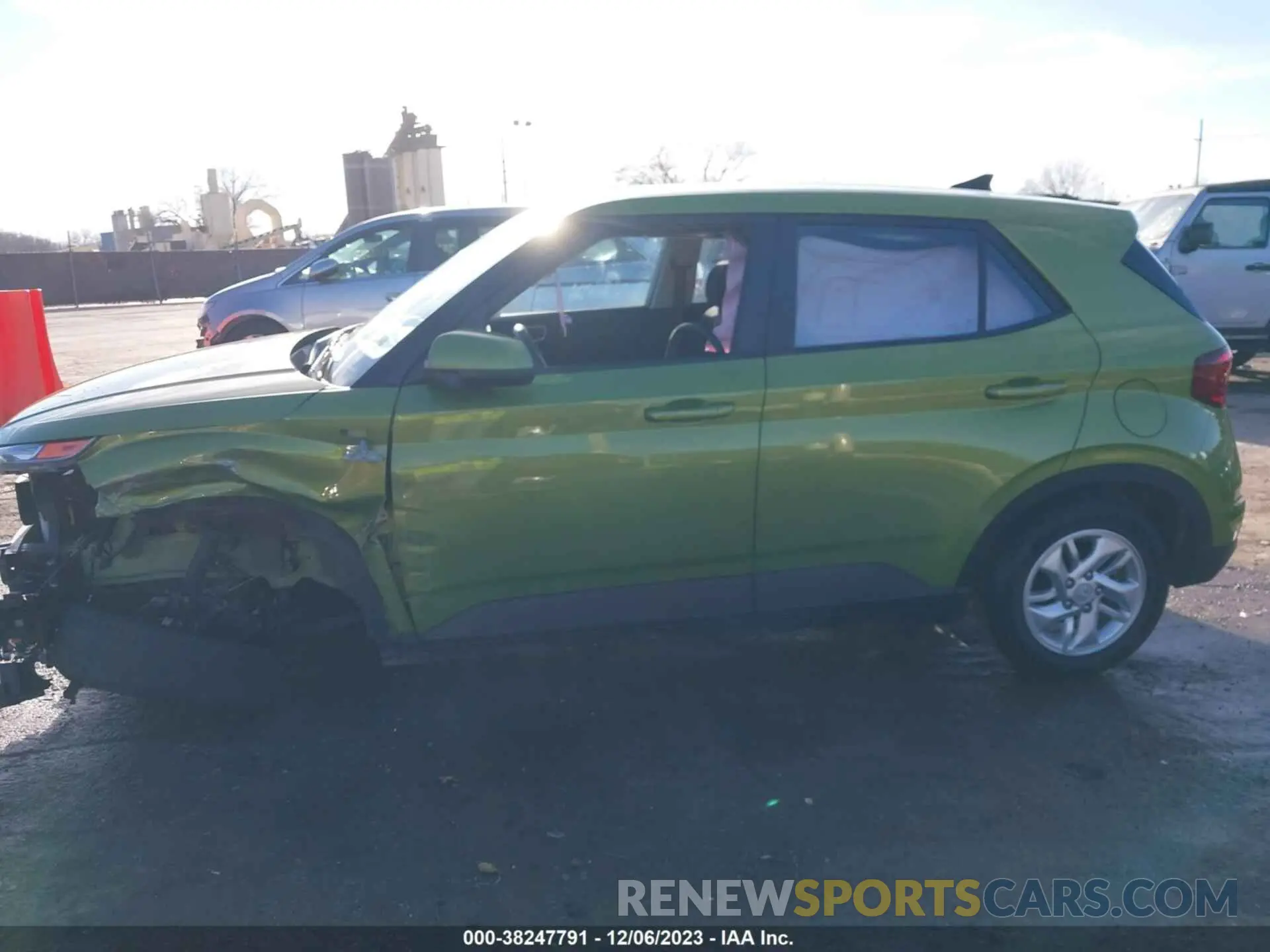 15 Photograph of a damaged car KMHRB8A39NU140634 HYUNDAI VENUE 2022