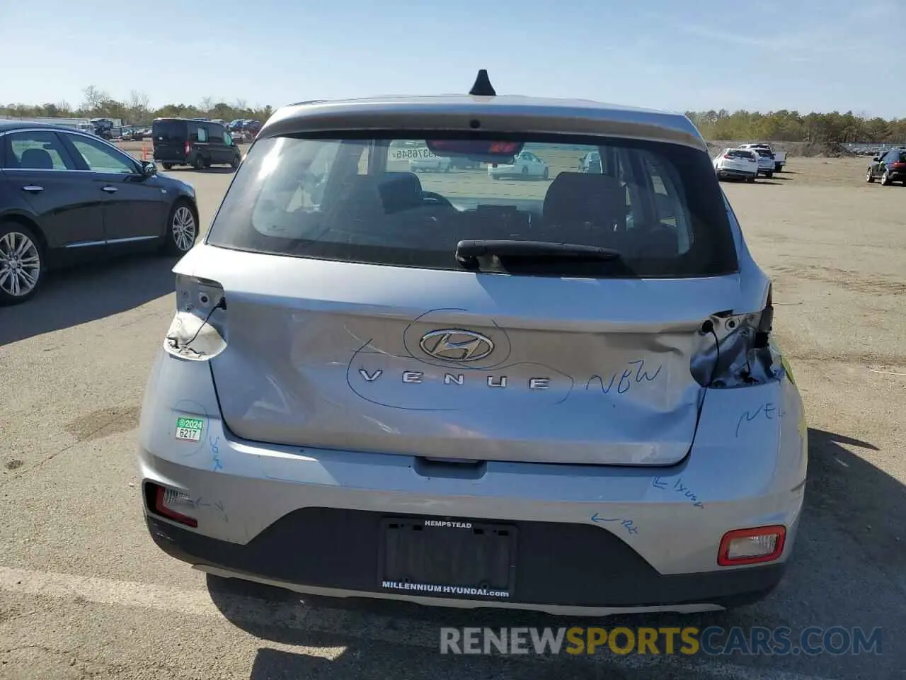 6 Photograph of a damaged car KMHRB8A39NU151651 HYUNDAI VENUE 2022