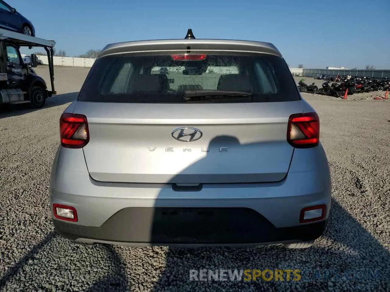 6 Photograph of a damaged car KMHRB8A3XNU197179 HYUNDAI VENUE 2022