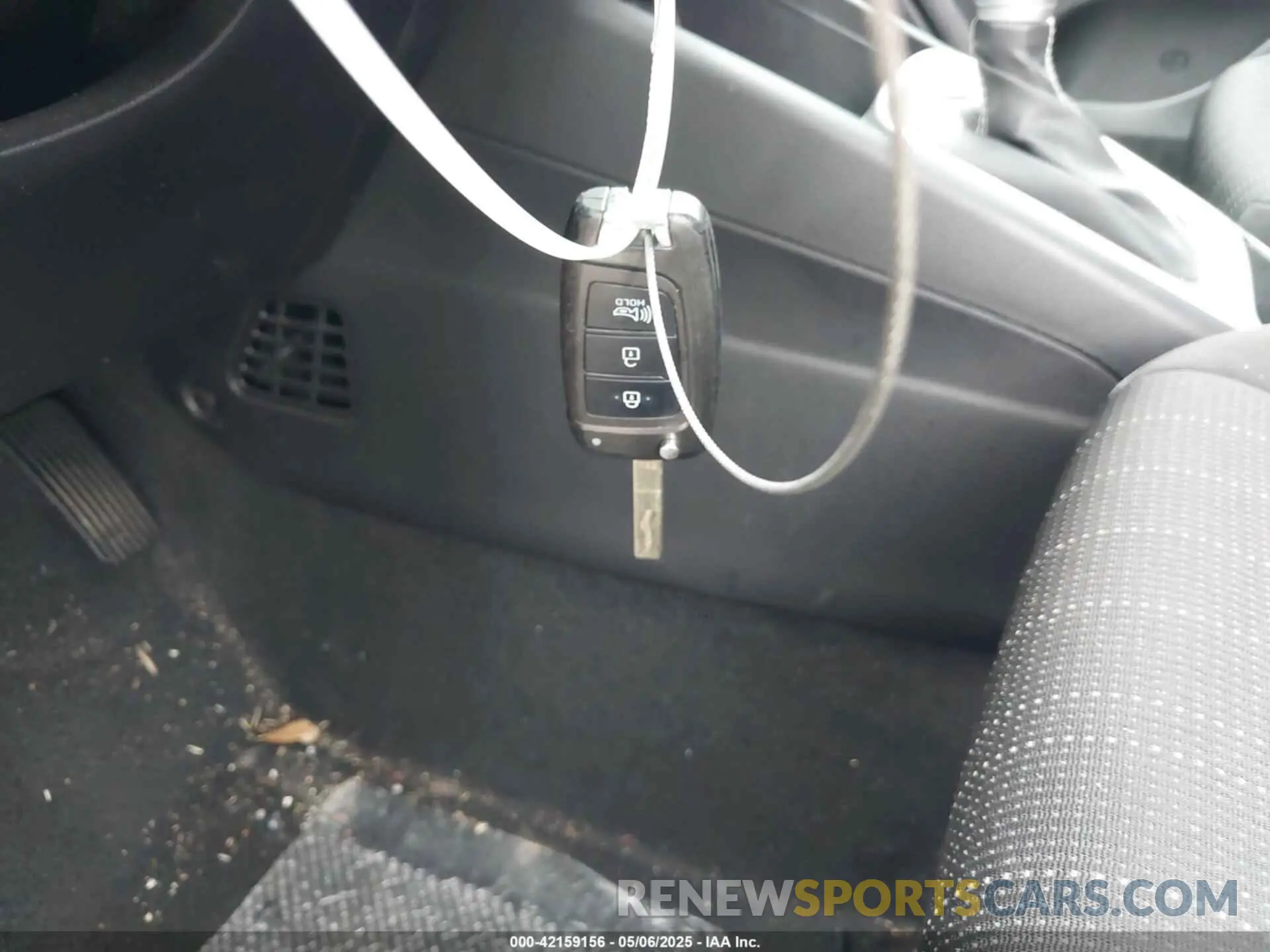 11 Photograph of a damaged car KMHRB8A3XNU197571 HYUNDAI VENUE 2022
