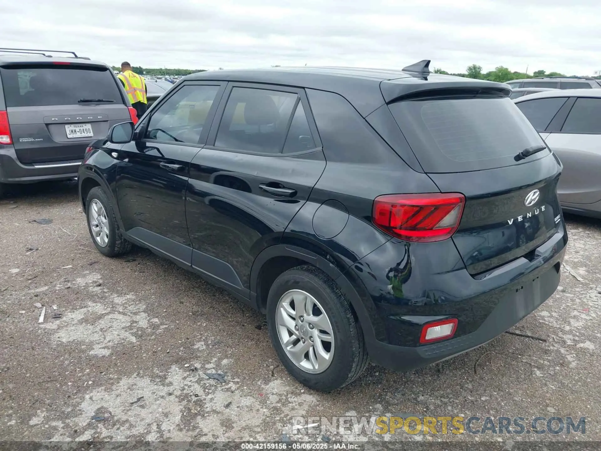 3 Photograph of a damaged car KMHRB8A3XNU197571 HYUNDAI VENUE 2022