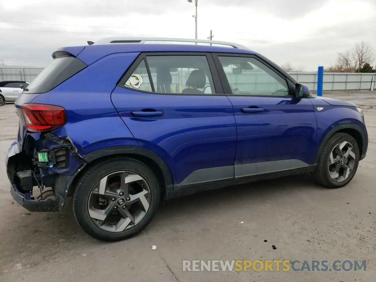 3 Photograph of a damaged car KMHRC8A30NU166729 HYUNDAI VENUE 2022