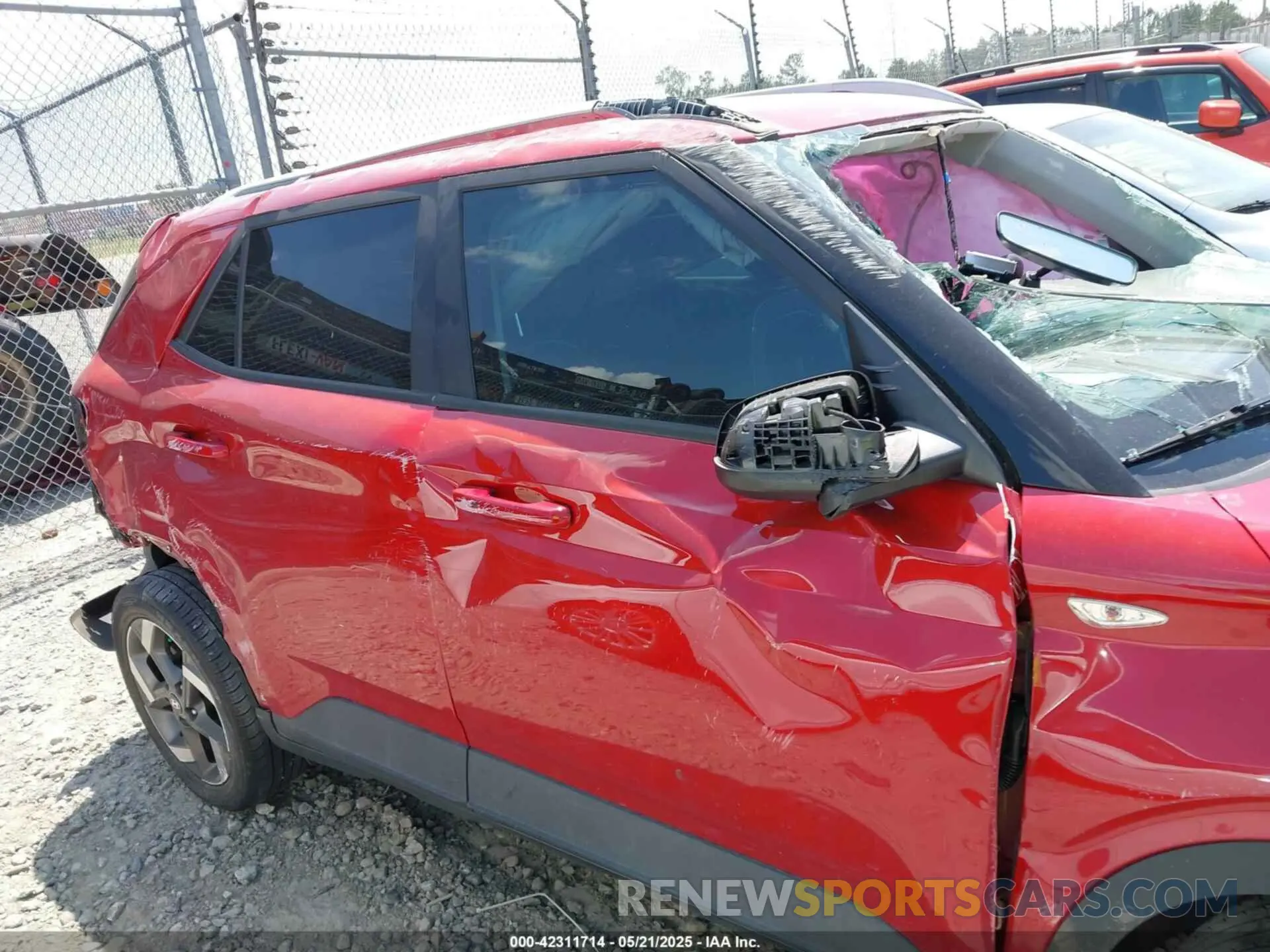 13 Photograph of a damaged car KMHRC8A30NU186656 HYUNDAI VENUE 2022