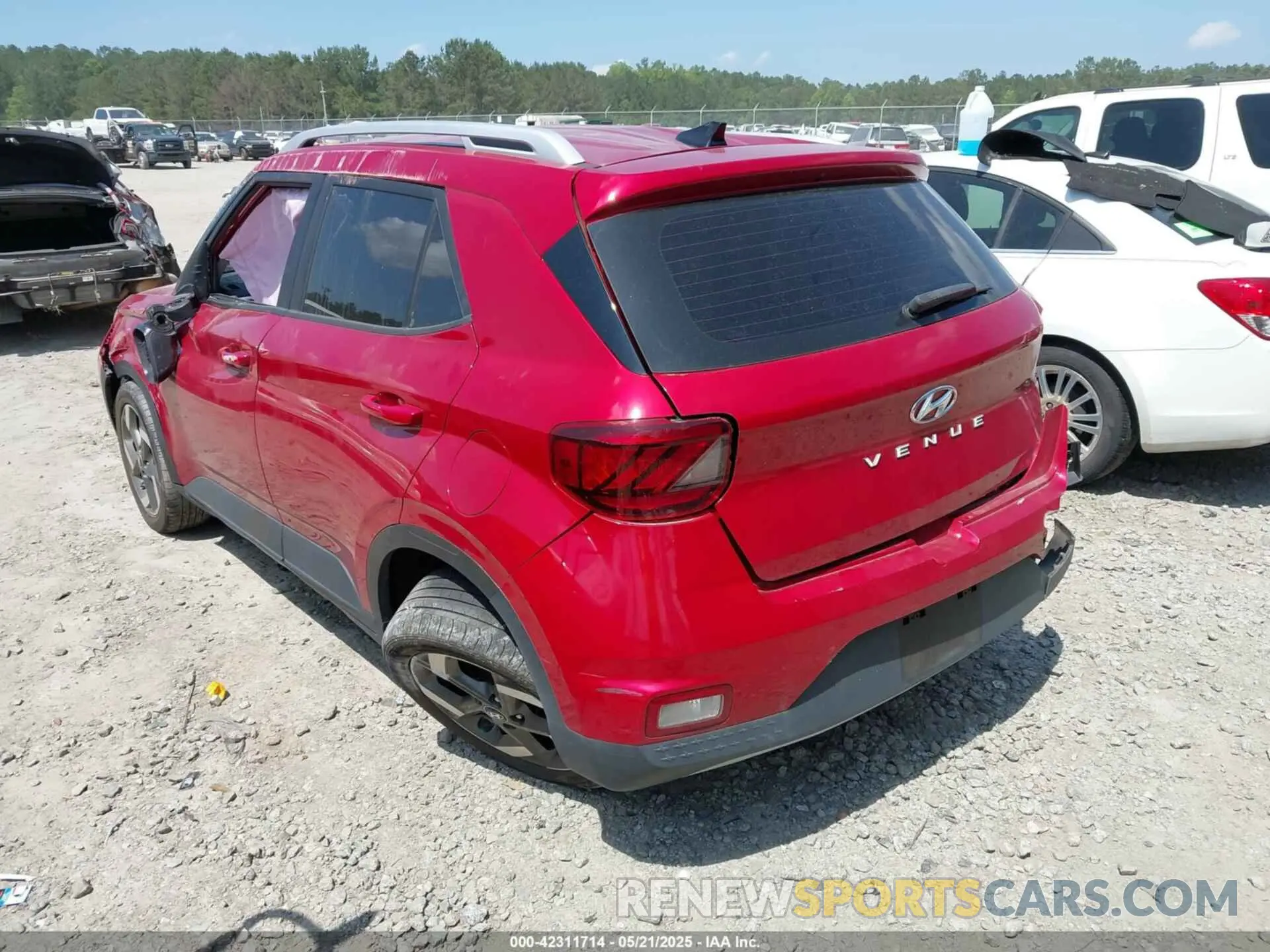 3 Photograph of a damaged car KMHRC8A30NU186656 HYUNDAI VENUE 2022