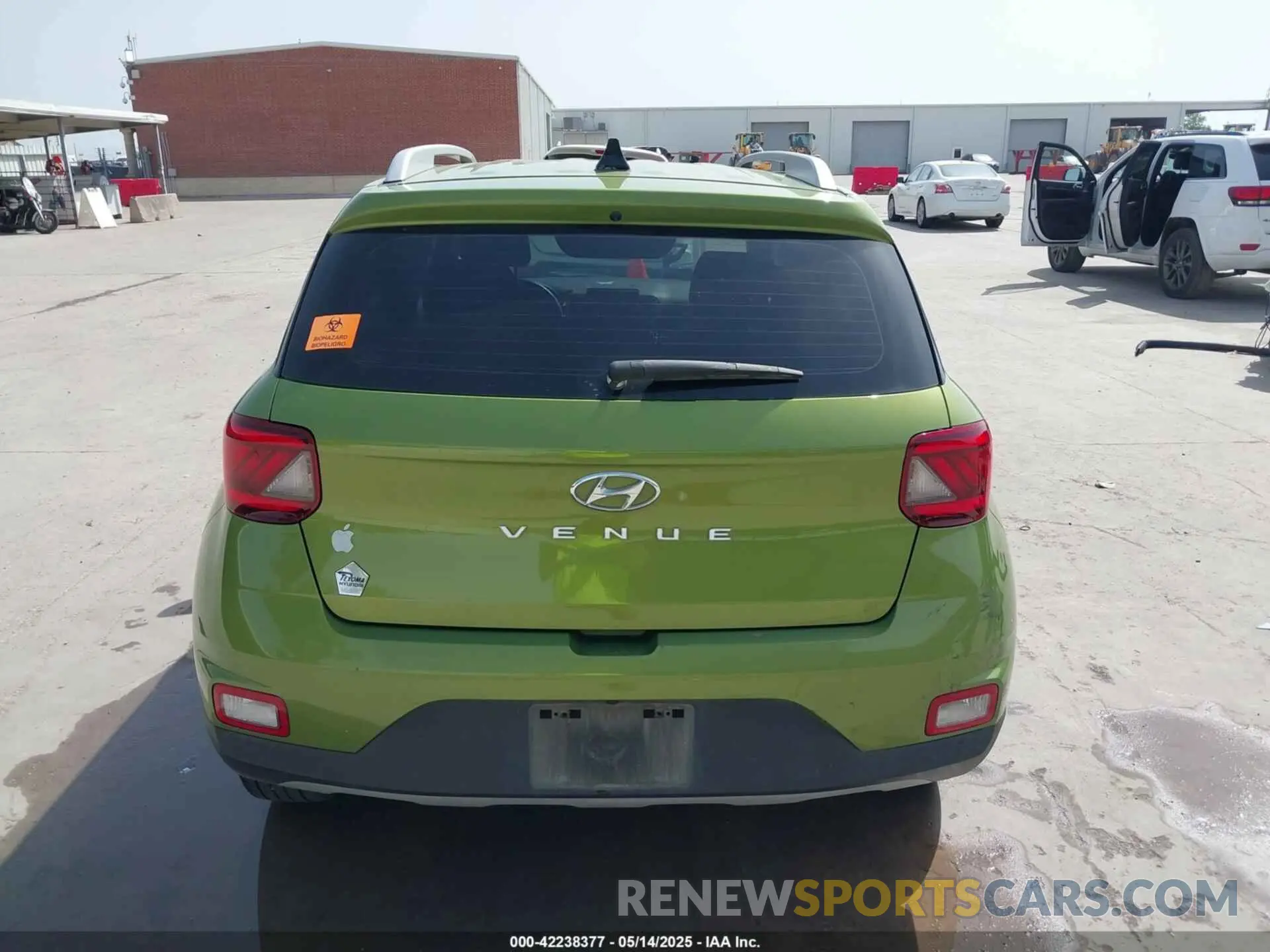 17 Photograph of a damaged car KMHRC8A30NU204234 HYUNDAI VENUE 2022