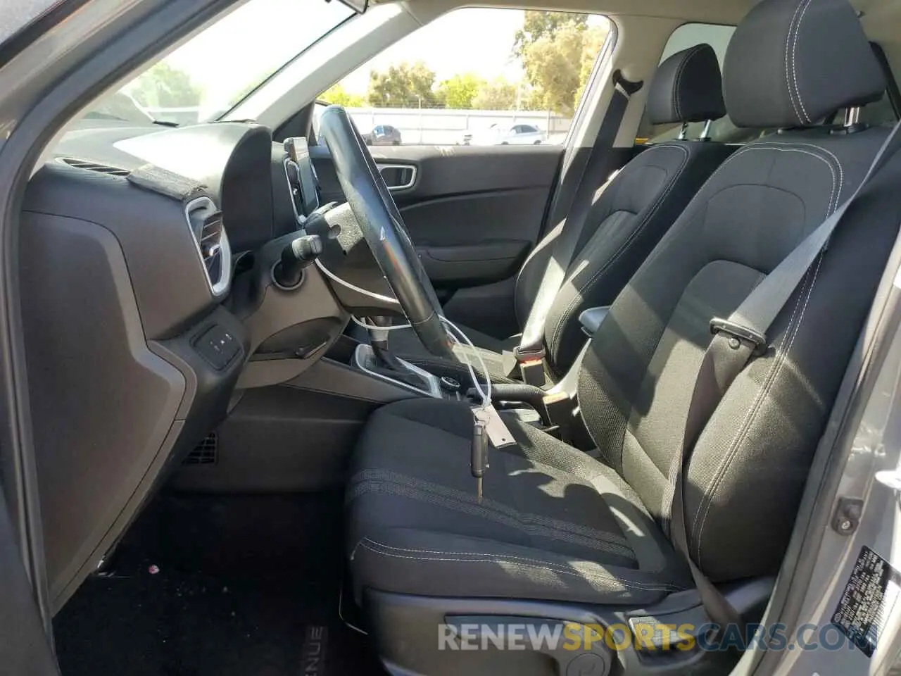 7 Photograph of a damaged car KMHRC8A32NU150676 HYUNDAI VENUE 2022