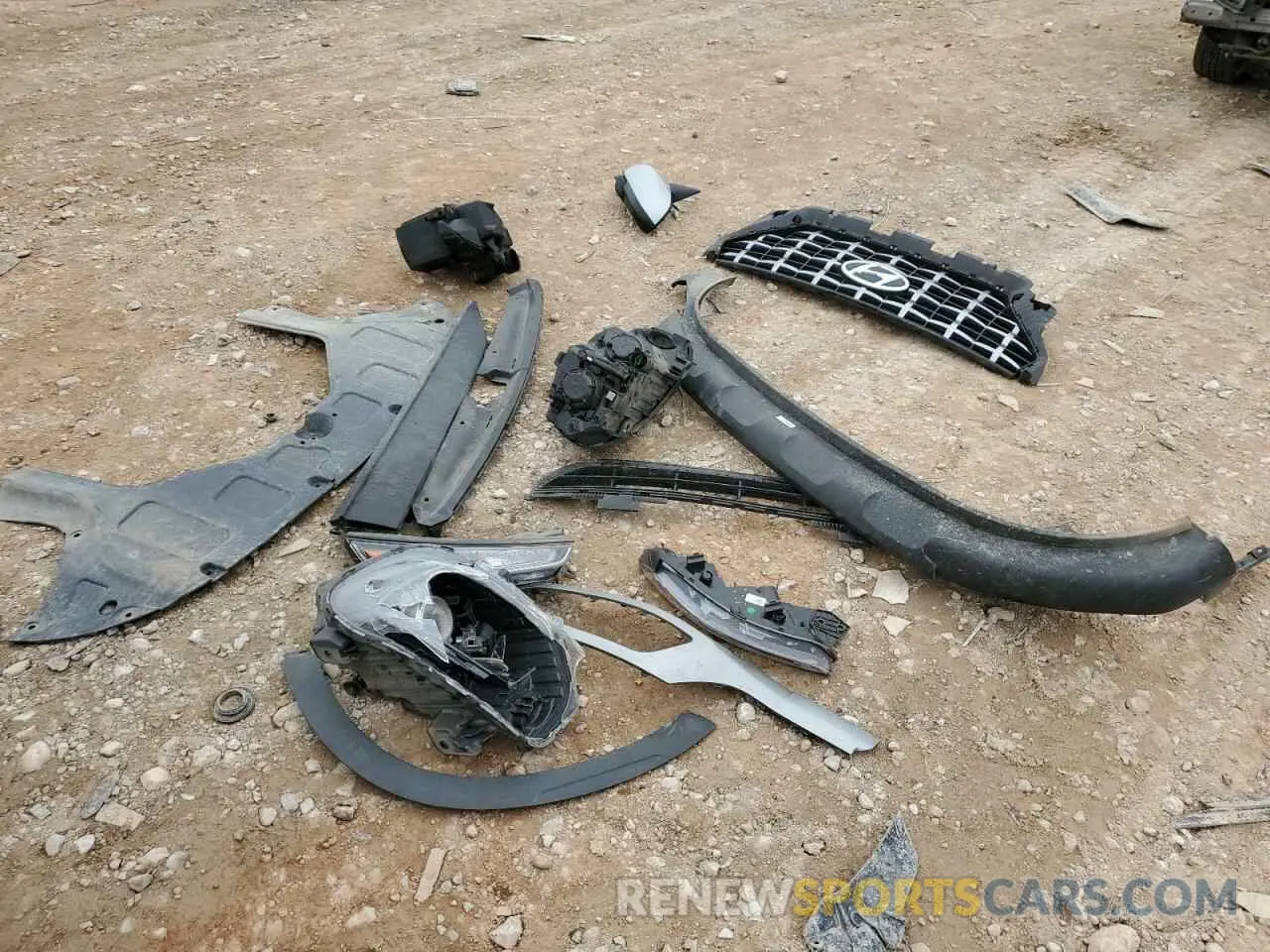 13 Photograph of a damaged car KMHRC8A32NU166411 HYUNDAI VENUE 2022