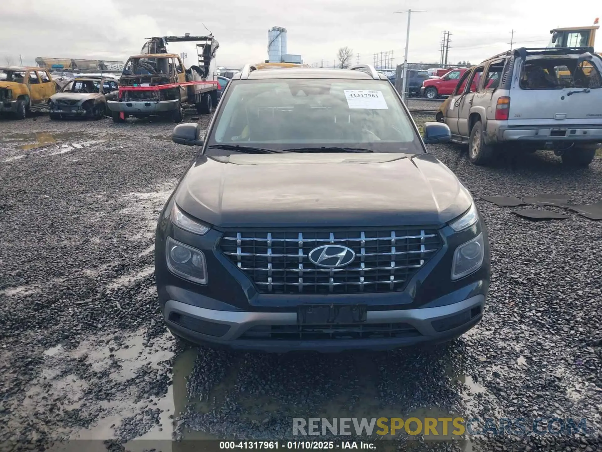12 Photograph of a damaged car KMHRC8A33NU142442 HYUNDAI VENUE 2022