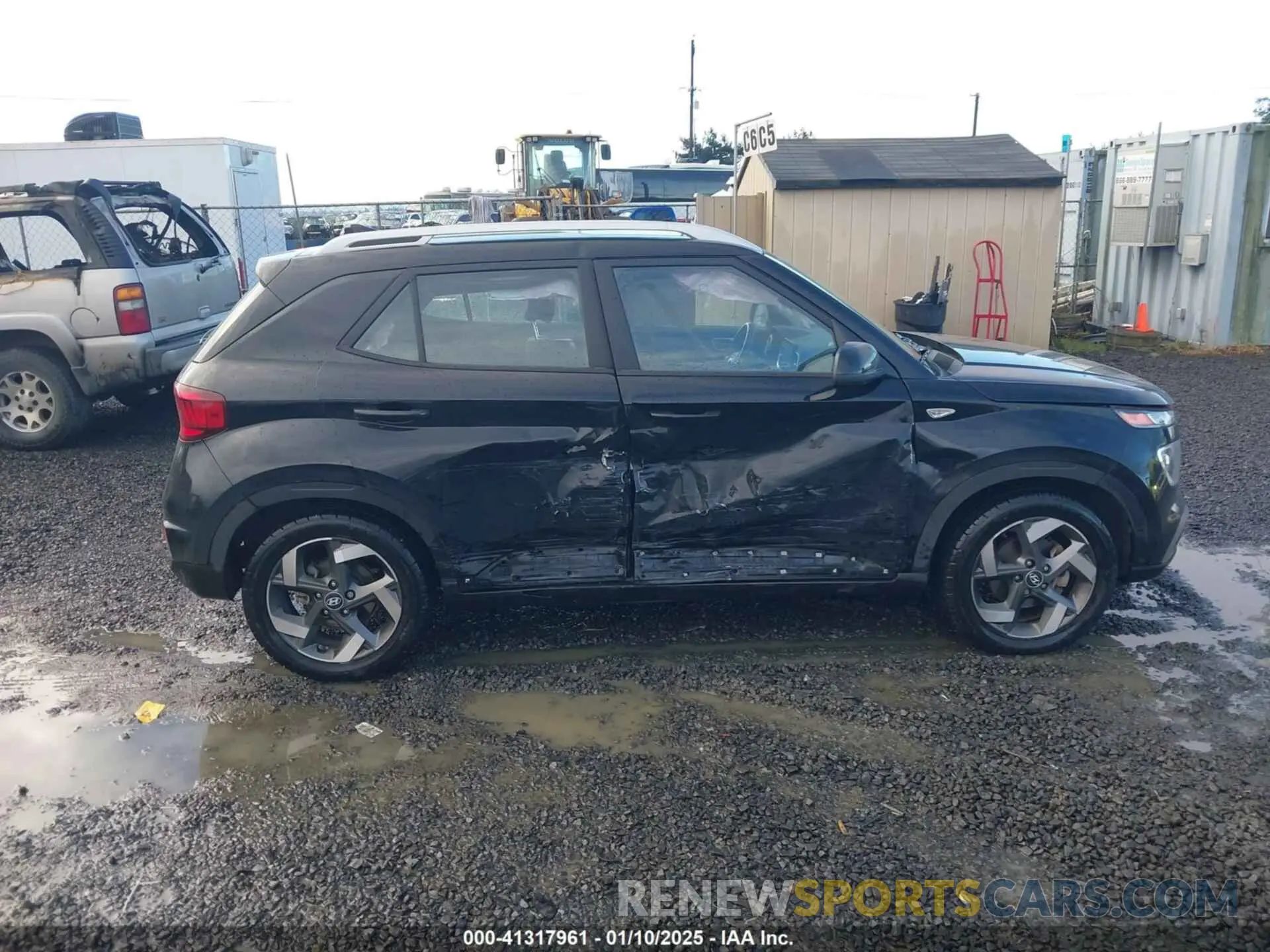 13 Photograph of a damaged car KMHRC8A33NU142442 HYUNDAI VENUE 2022