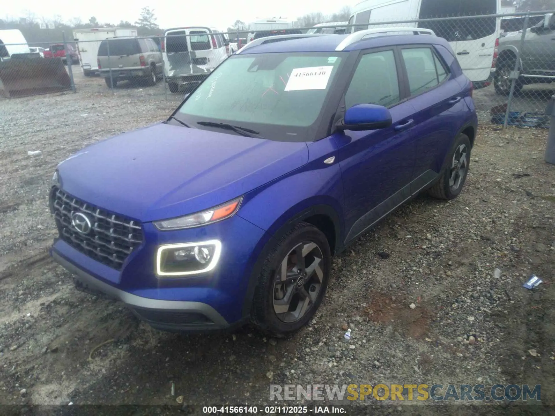 2 Photograph of a damaged car KMHRC8A33NU201733 HYUNDAI VENUE 2022