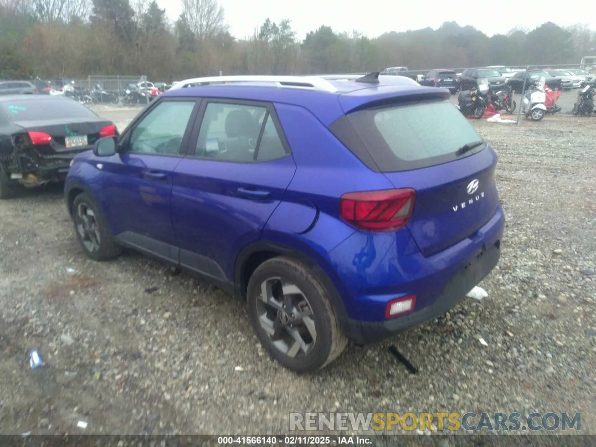 3 Photograph of a damaged car KMHRC8A33NU201733 HYUNDAI VENUE 2022