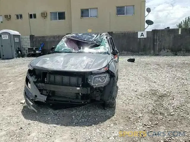 11 Photograph of a damaged car KMHRC8A34NU166491 HYUNDAI VENUE 2022