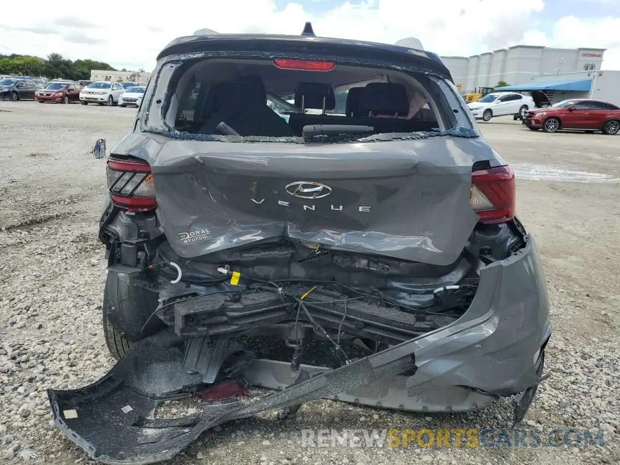 6 Photograph of a damaged car KMHRC8A34NU166491 HYUNDAI VENUE 2022