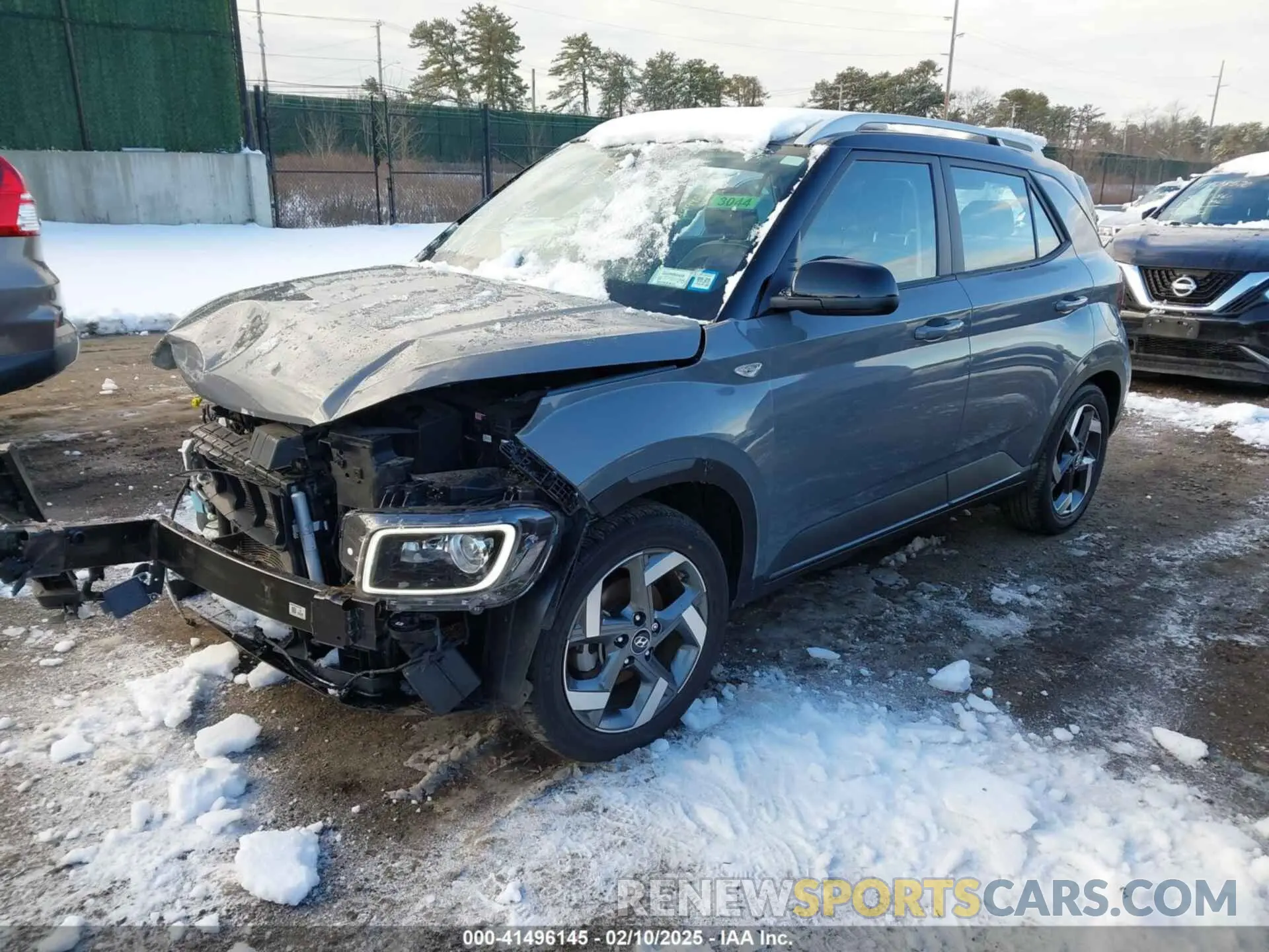 2 Photograph of a damaged car KMHRC8A36NU133802 HYUNDAI VENUE 2022