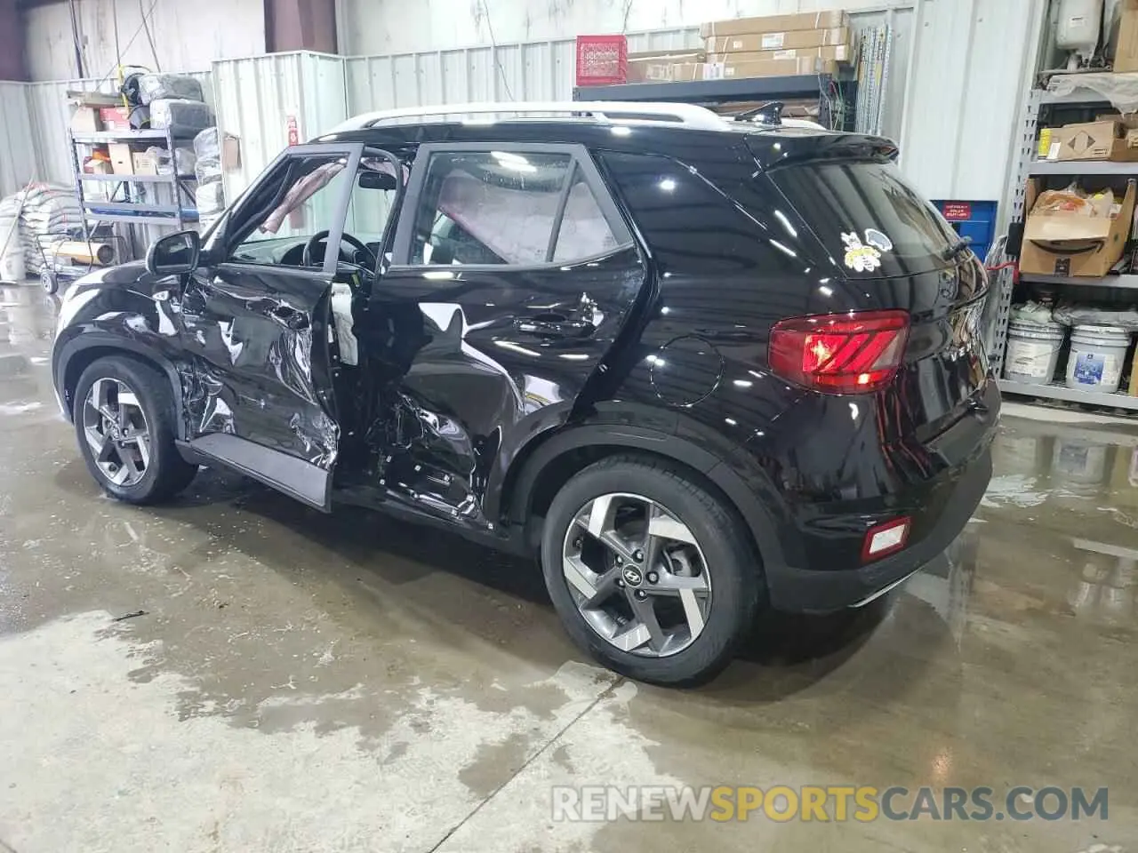 2 Photograph of a damaged car KMHRC8A36NU189674 HYUNDAI VENUE 2022