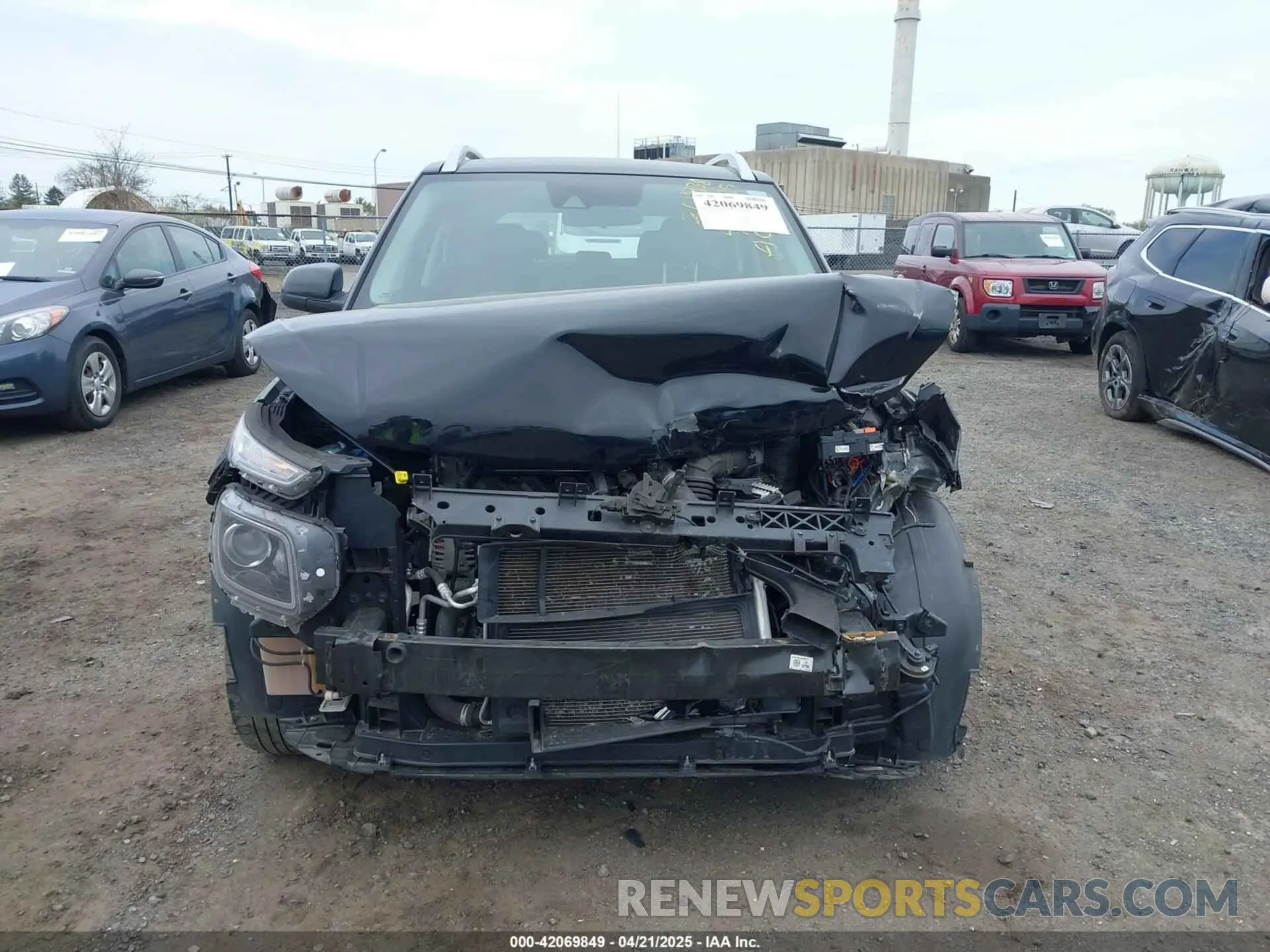 12 Photograph of a damaged car KMHRC8A37NU189764 HYUNDAI VENUE 2022