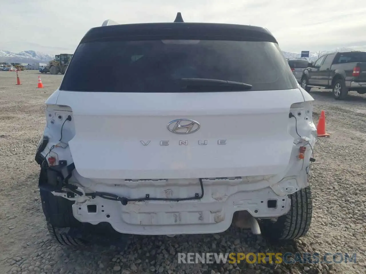 6 Photograph of a damaged car KMHRC8A38NU156823 HYUNDAI VENUE 2022