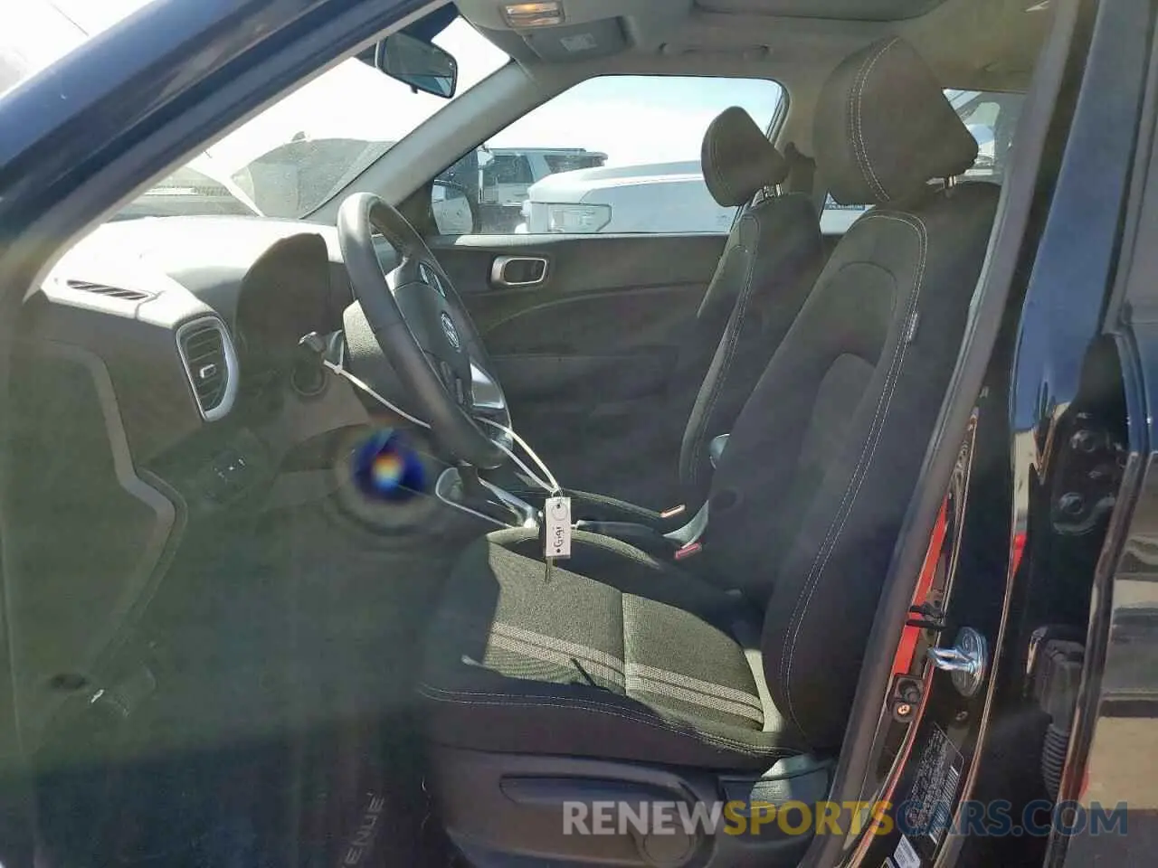 7 Photograph of a damaged car KMHRC8A38NU189014 HYUNDAI VENUE 2022