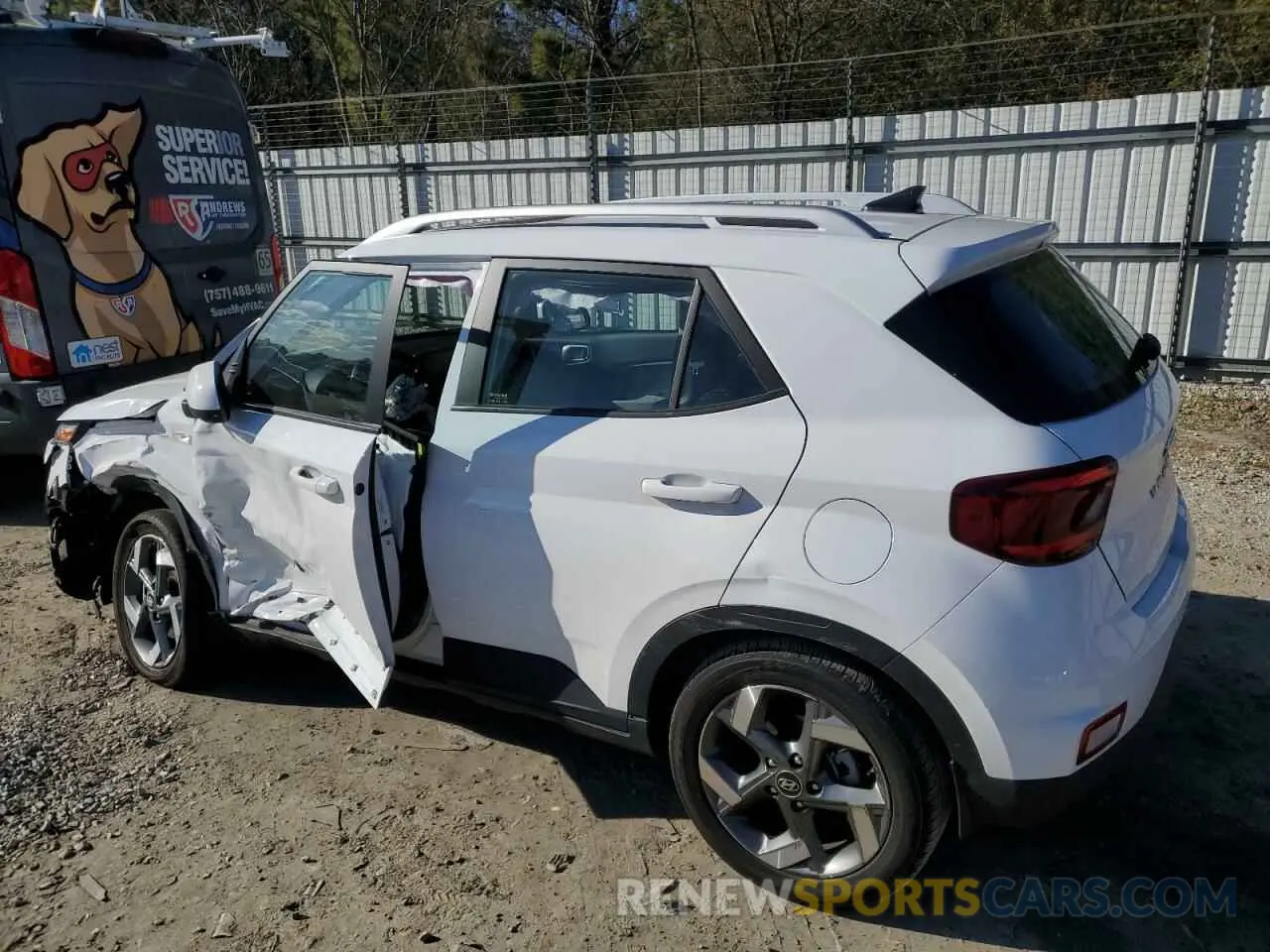 2 Photograph of a damaged car KMHRC8A3XNU158962 HYUNDAI VENUE 2022