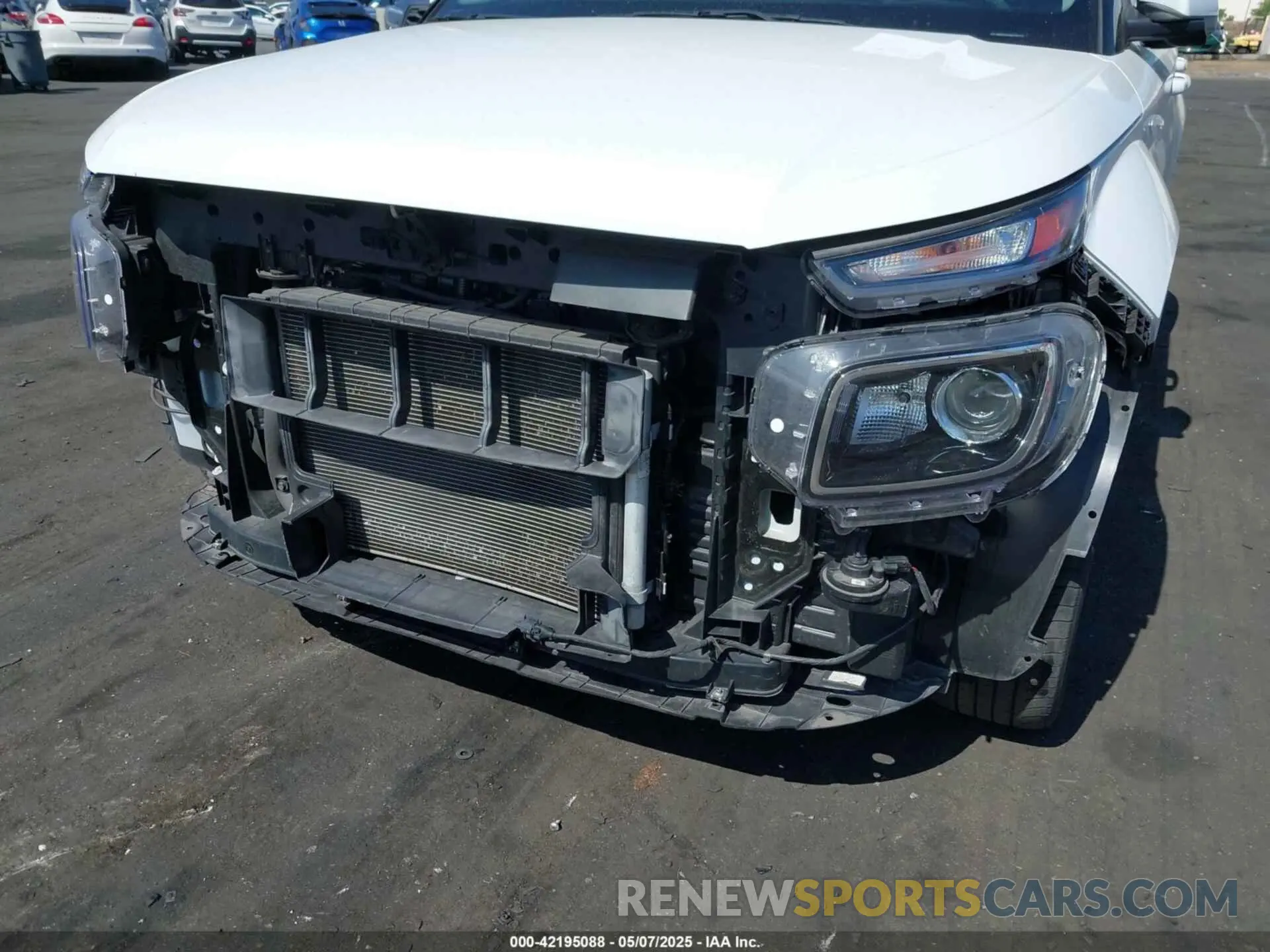 6 Photograph of a damaged car KMHRC8A3XNU185711 HYUNDAI VENUE 2022
