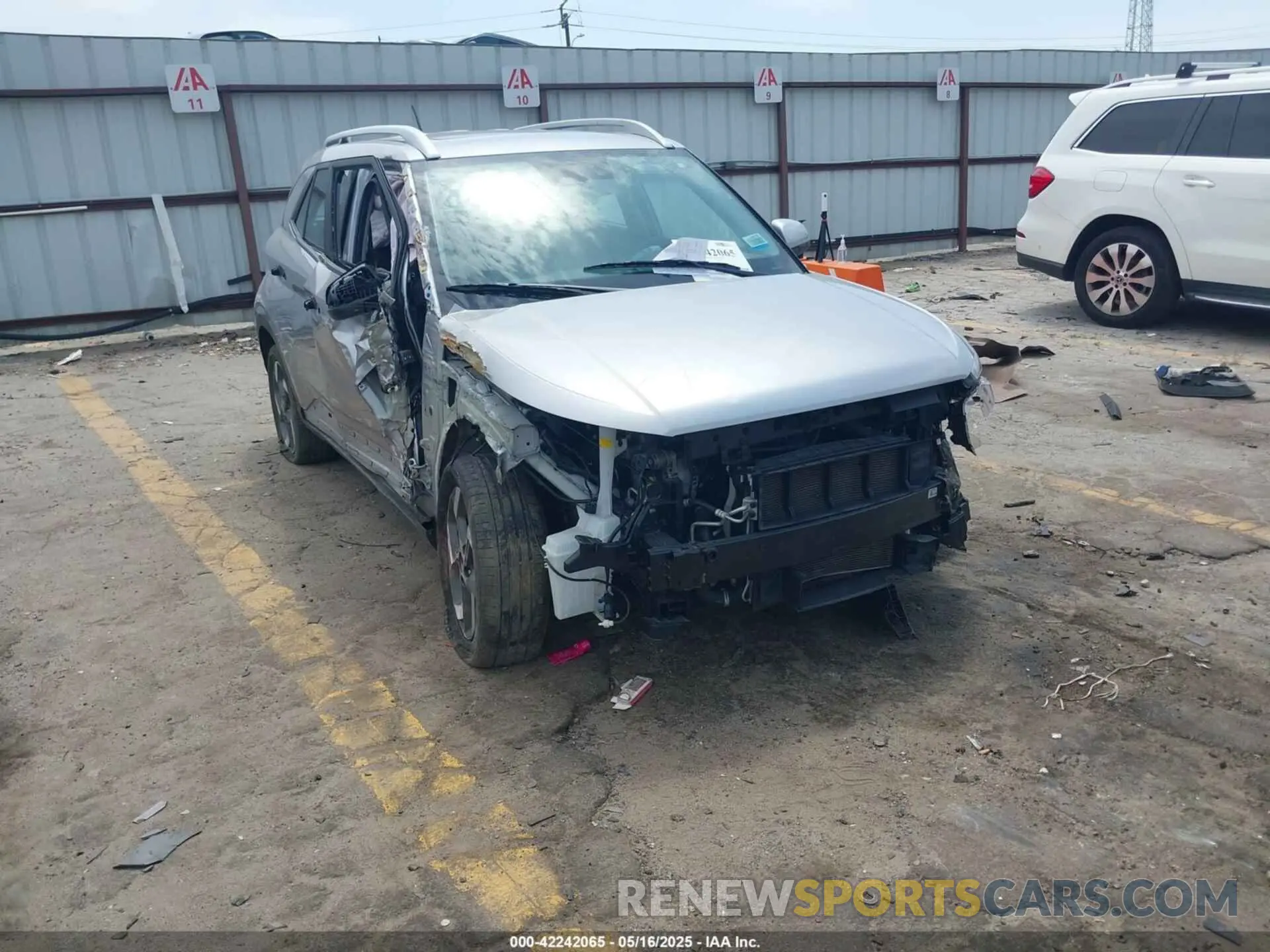 1 Photograph of a damaged car KMHRC8A34PU250927 HYUNDAI VENUE 2023